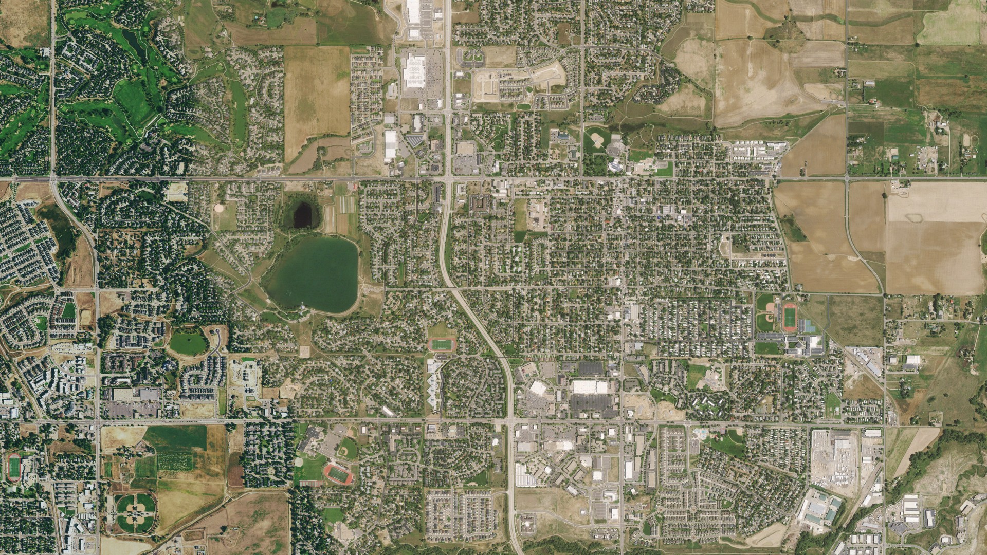 Natural-color aerial photograph of land around Lafayette, Colorado