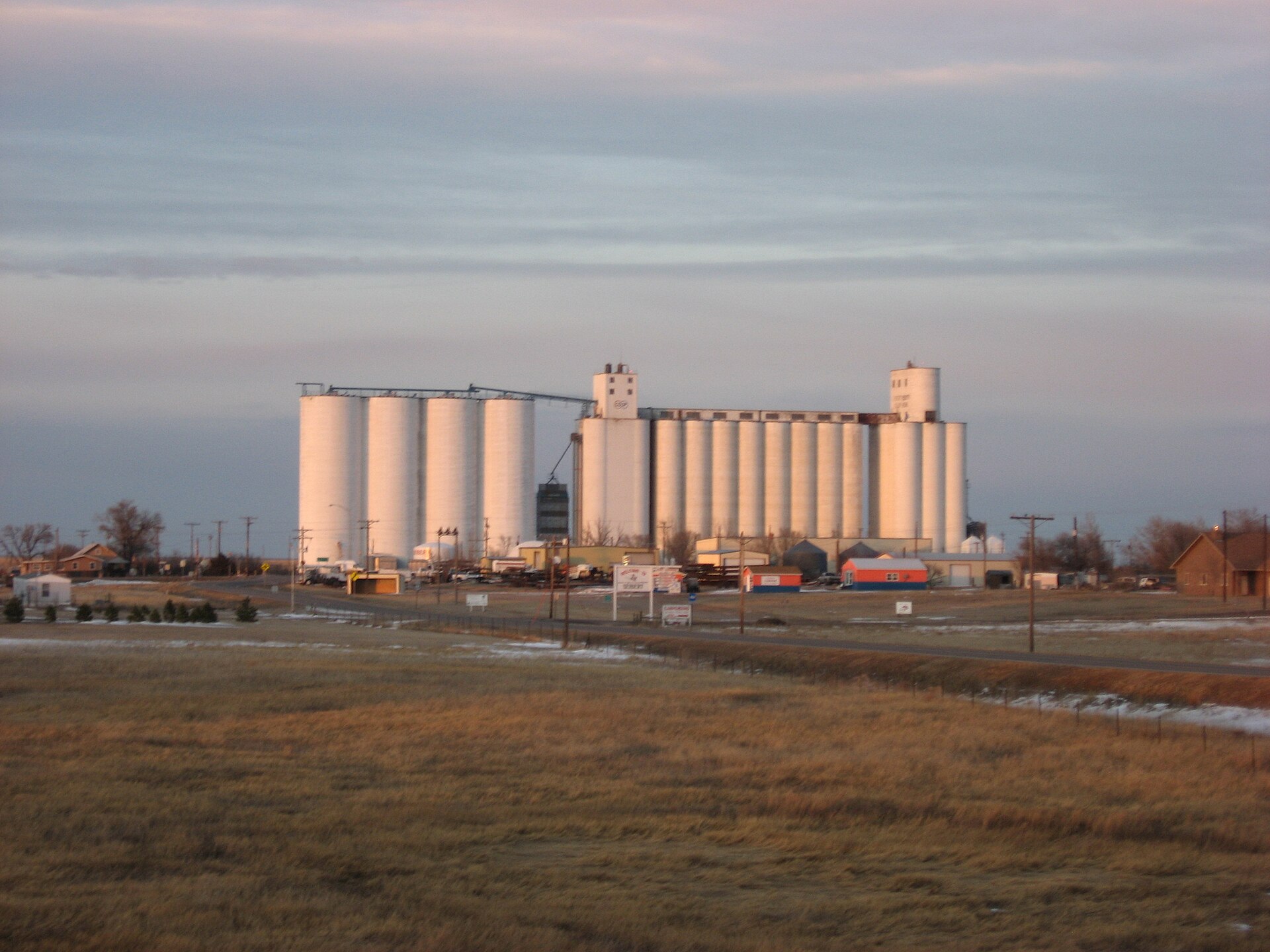Overview of Seibert, Colorado, United States, with U.S. Route 24 in the foreground, as seen from that route's onramp to westbound Interstate 70.