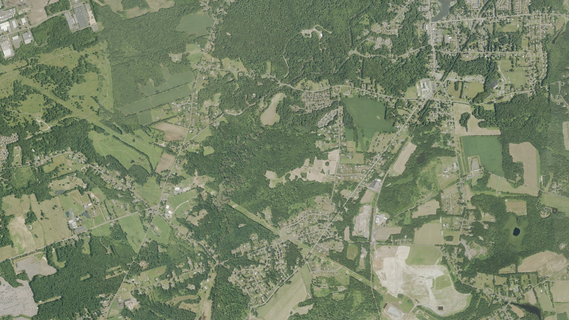 Natural-color aerial photograph of land around East Windsor, Connecticut