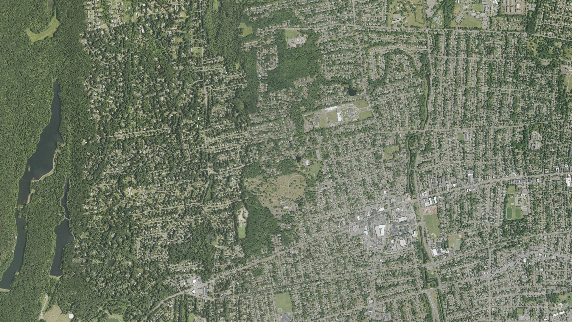 Natural-color aerial photograph of land around West Hartford, Connecticut