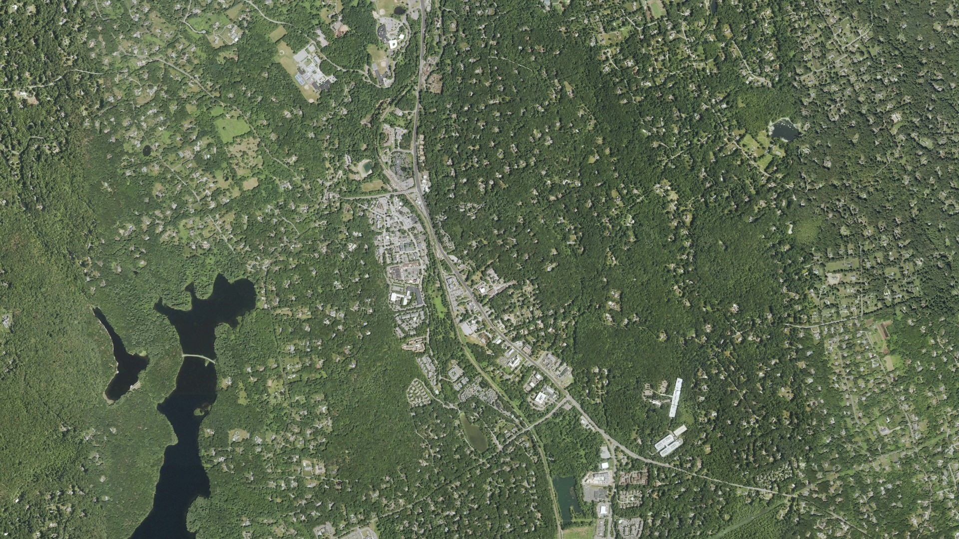 Natural-color aerial photograph of land around Wilton Center, Connecticut
