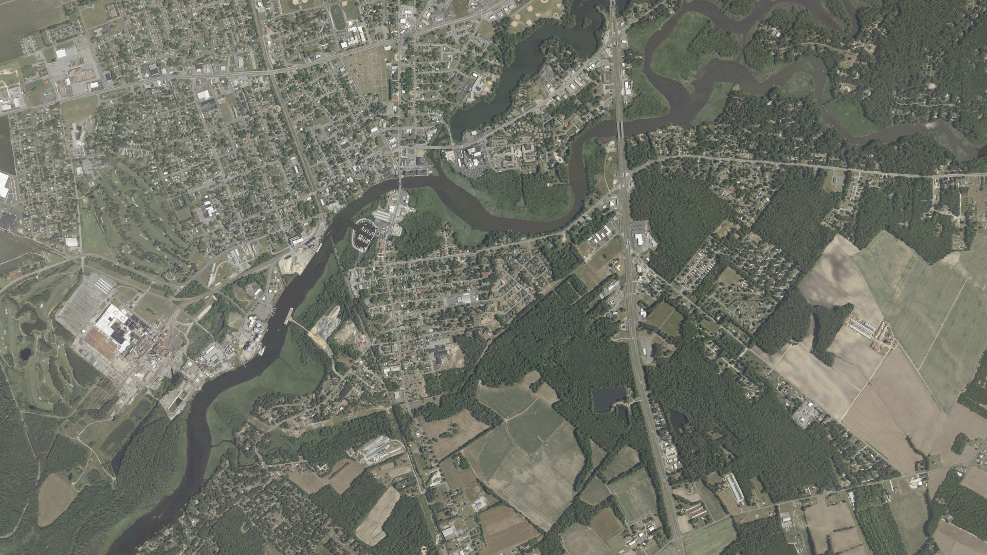 Natural-color aerial photograph of land around Blades, Delaware