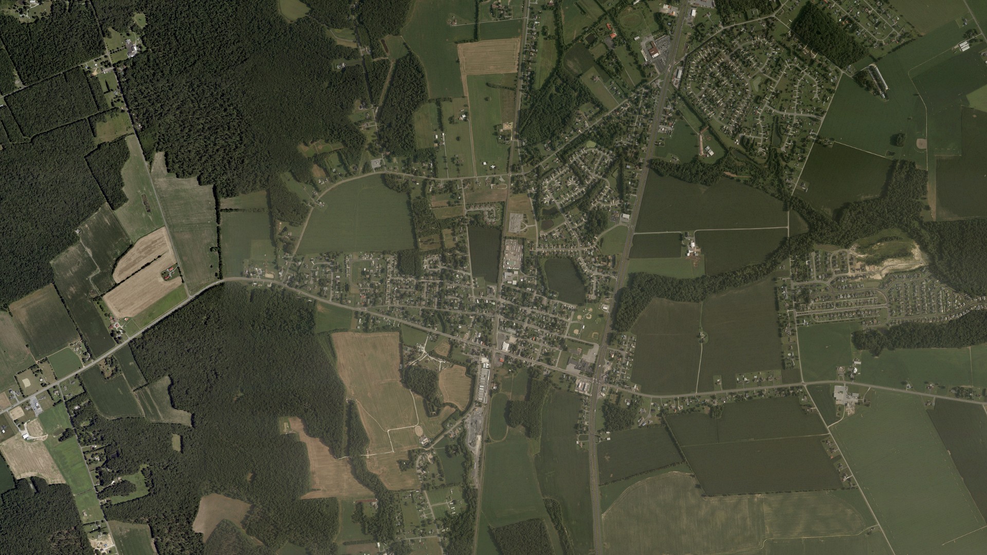 Natural-color aerial photograph of land around Felton, Delaware