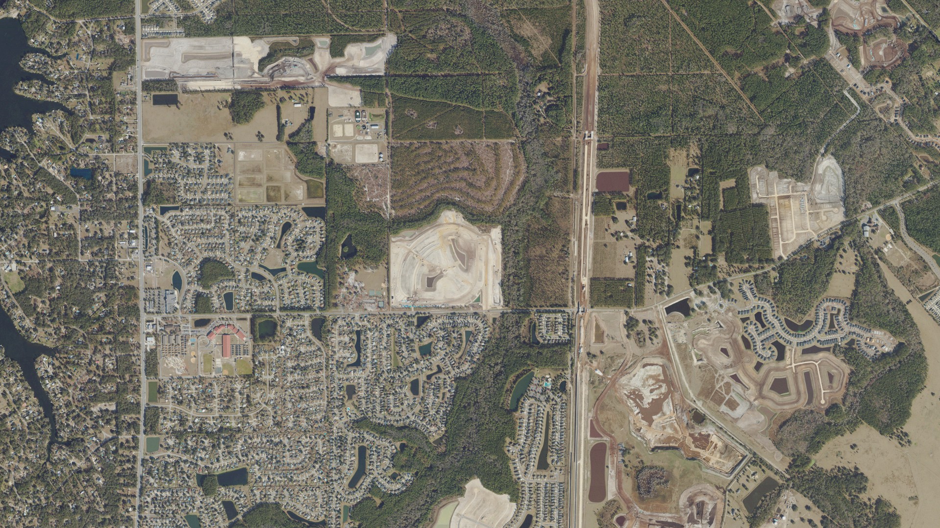 Natural-color aerial photograph of land around Asbury Lake, Florida