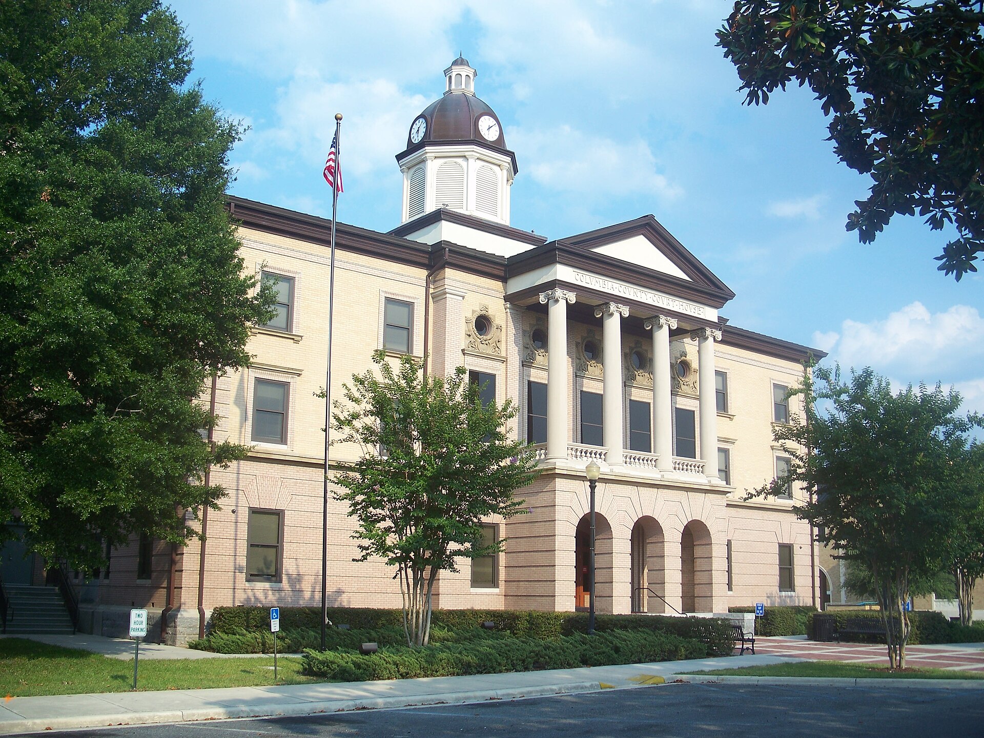 Lake City, Florida: Columbia County Courthouse, in the Lake City Historic Commercial District