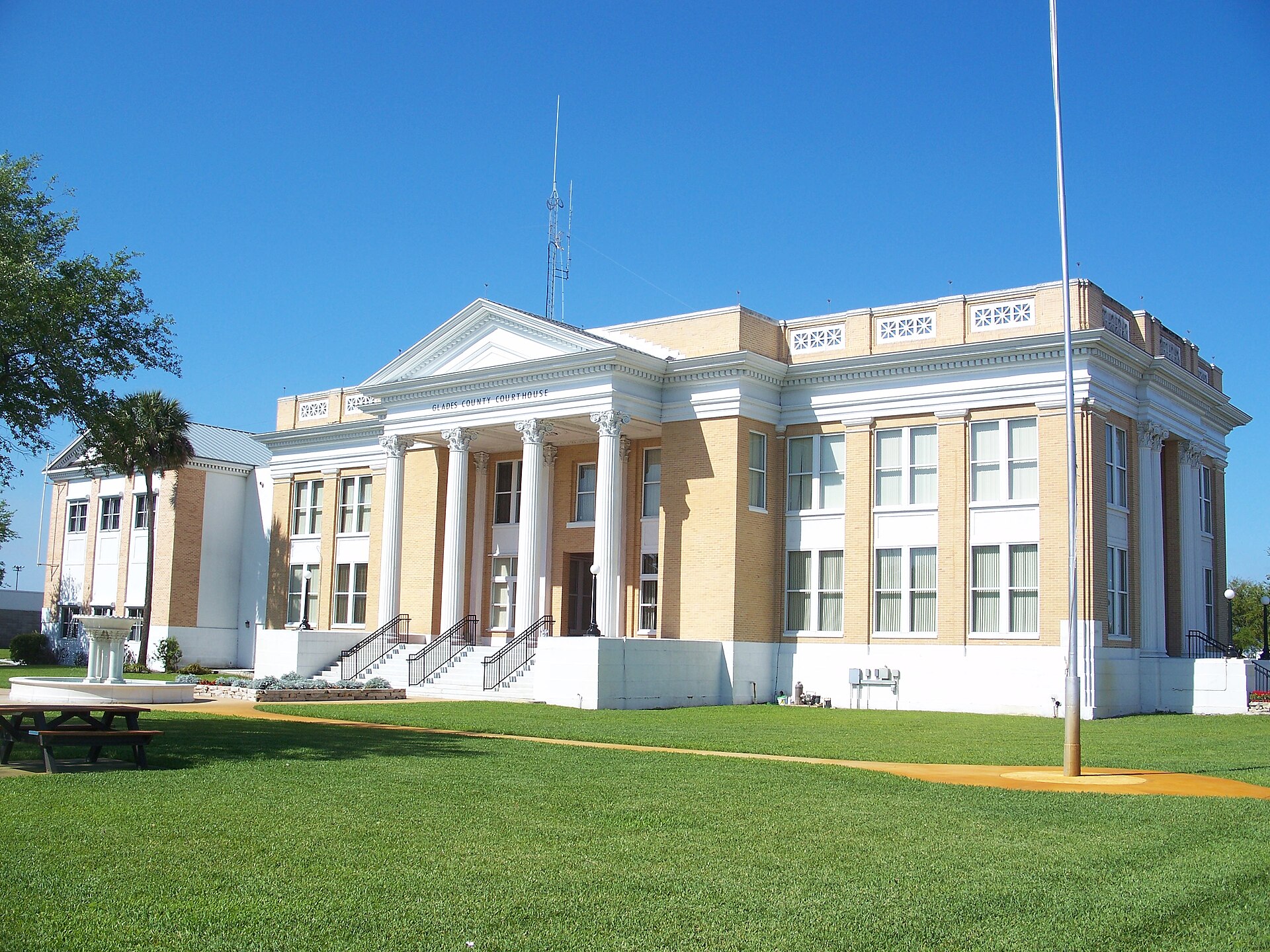 Moore Haven, Florida: Glades County Courthouse