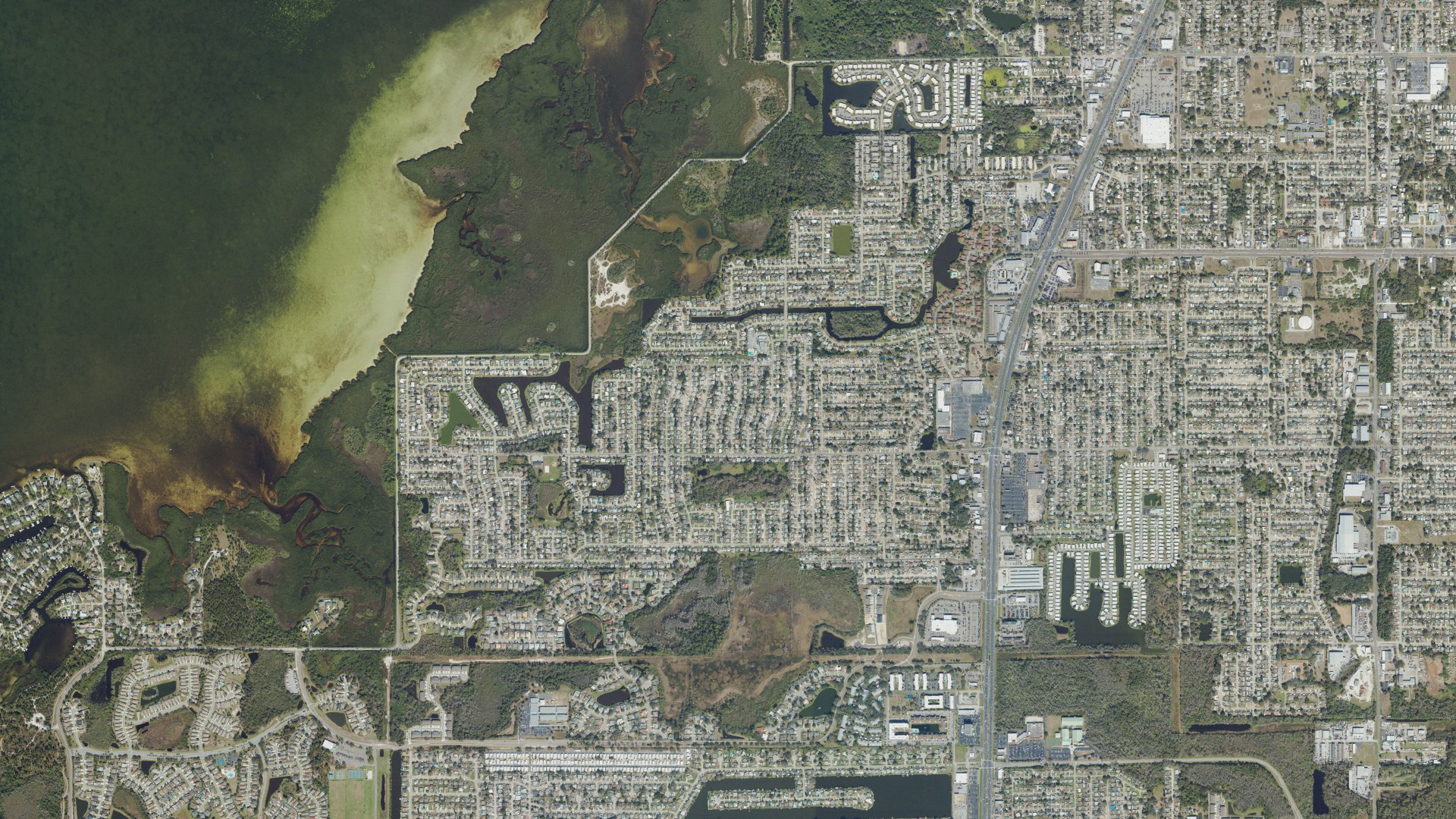 Natural-color aerial photograph of land around Beacon Square, Florida