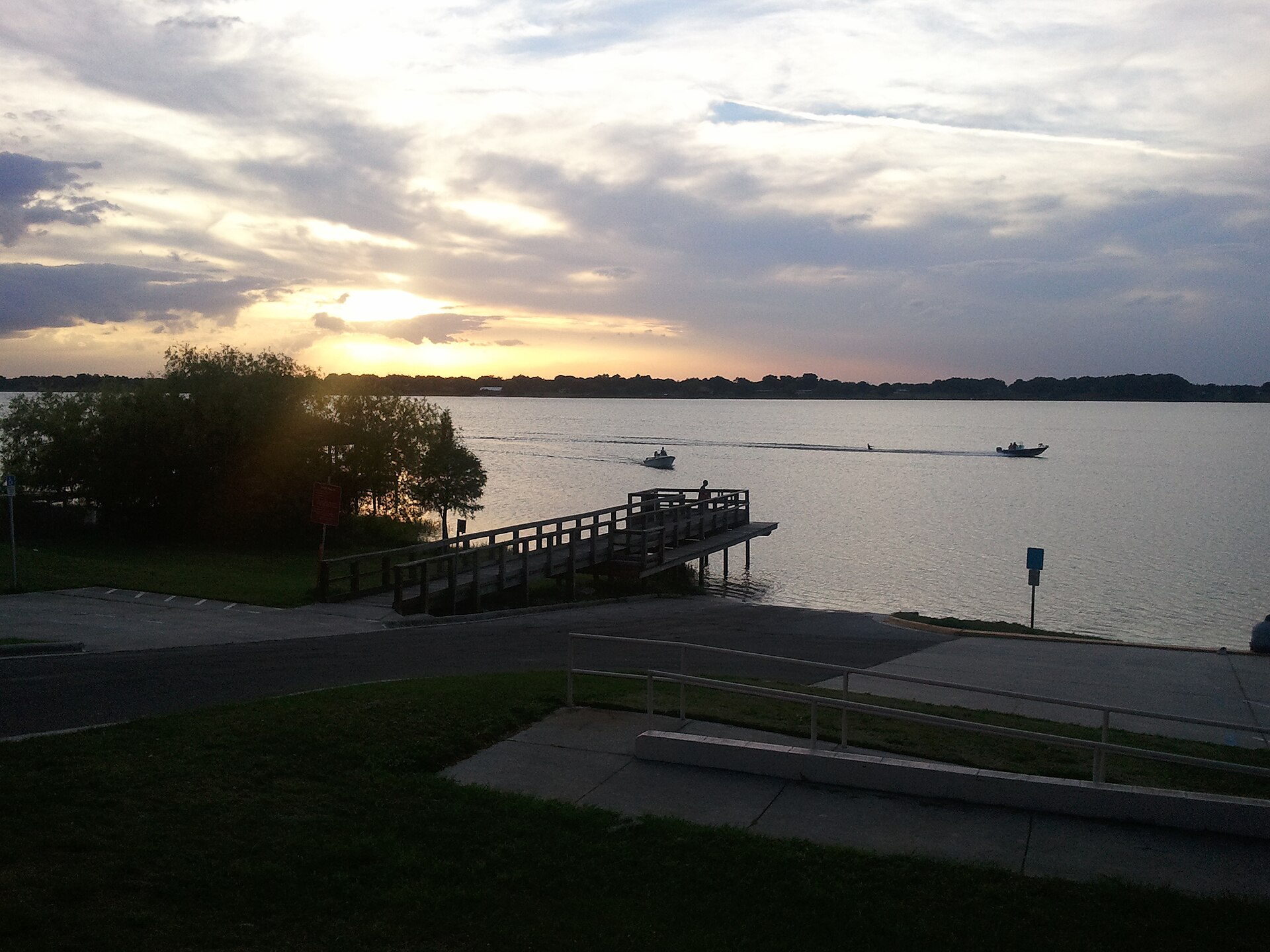 Overlooking the City of Eagle Lake Dock and Recreational Facility at Eagle Lake, FL. — Florida