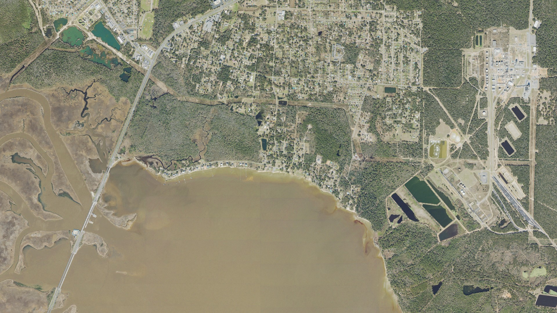 Natural-color aerial photograph of land around Floridatown, Florida