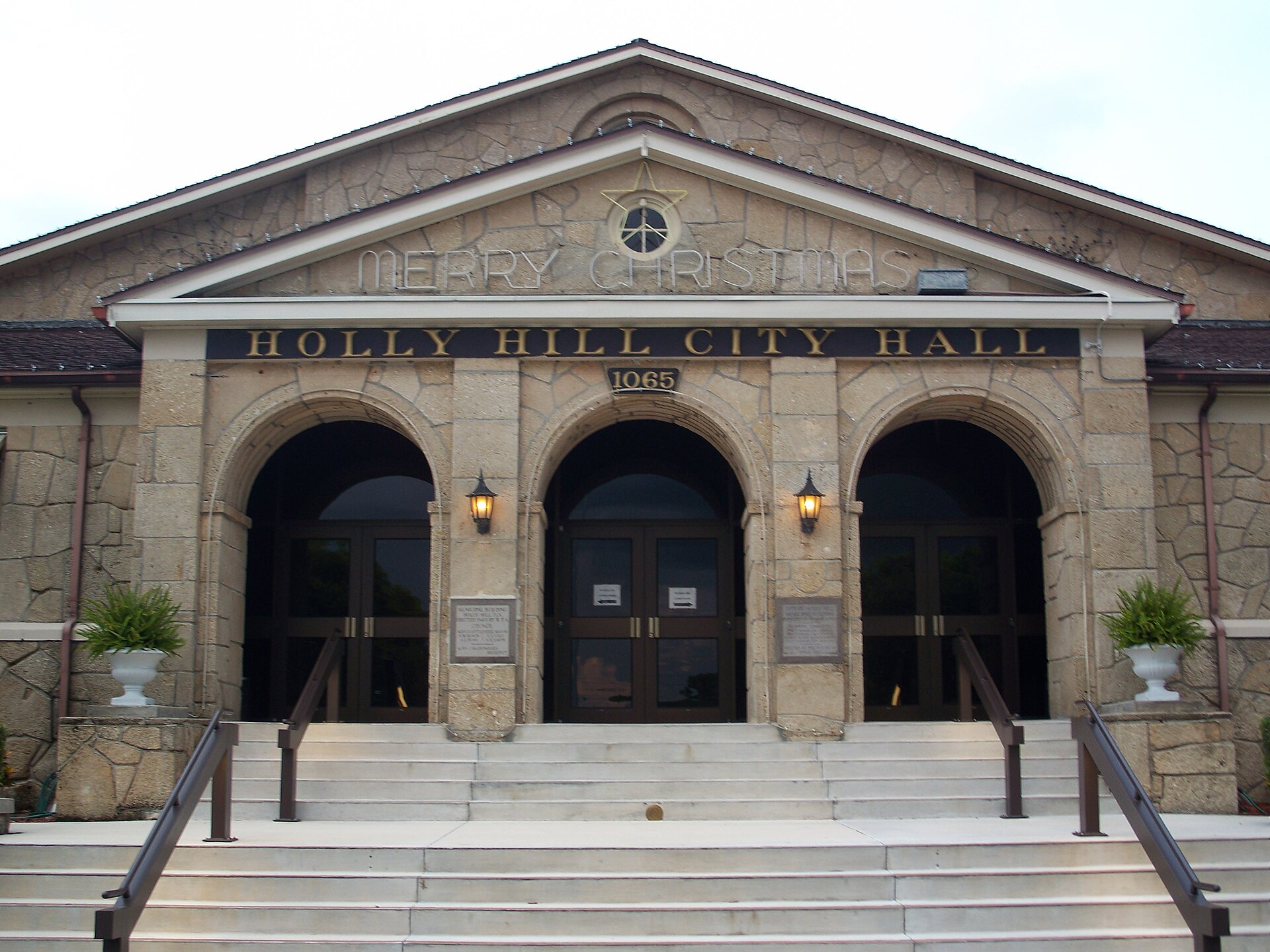 Holly Hill City Hall, in Holly Hill, Florida