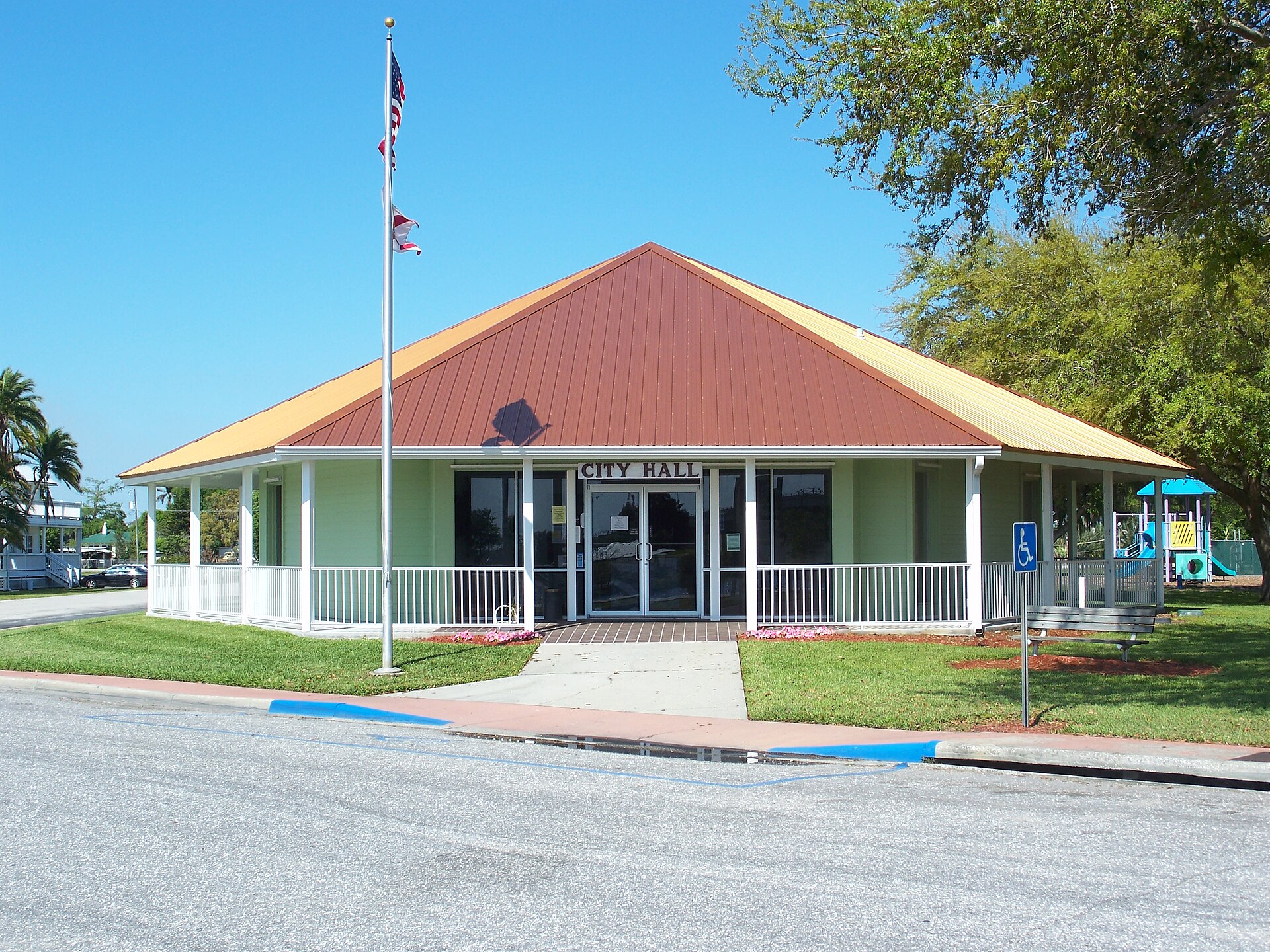 Moore Haven, Florida: City hall.