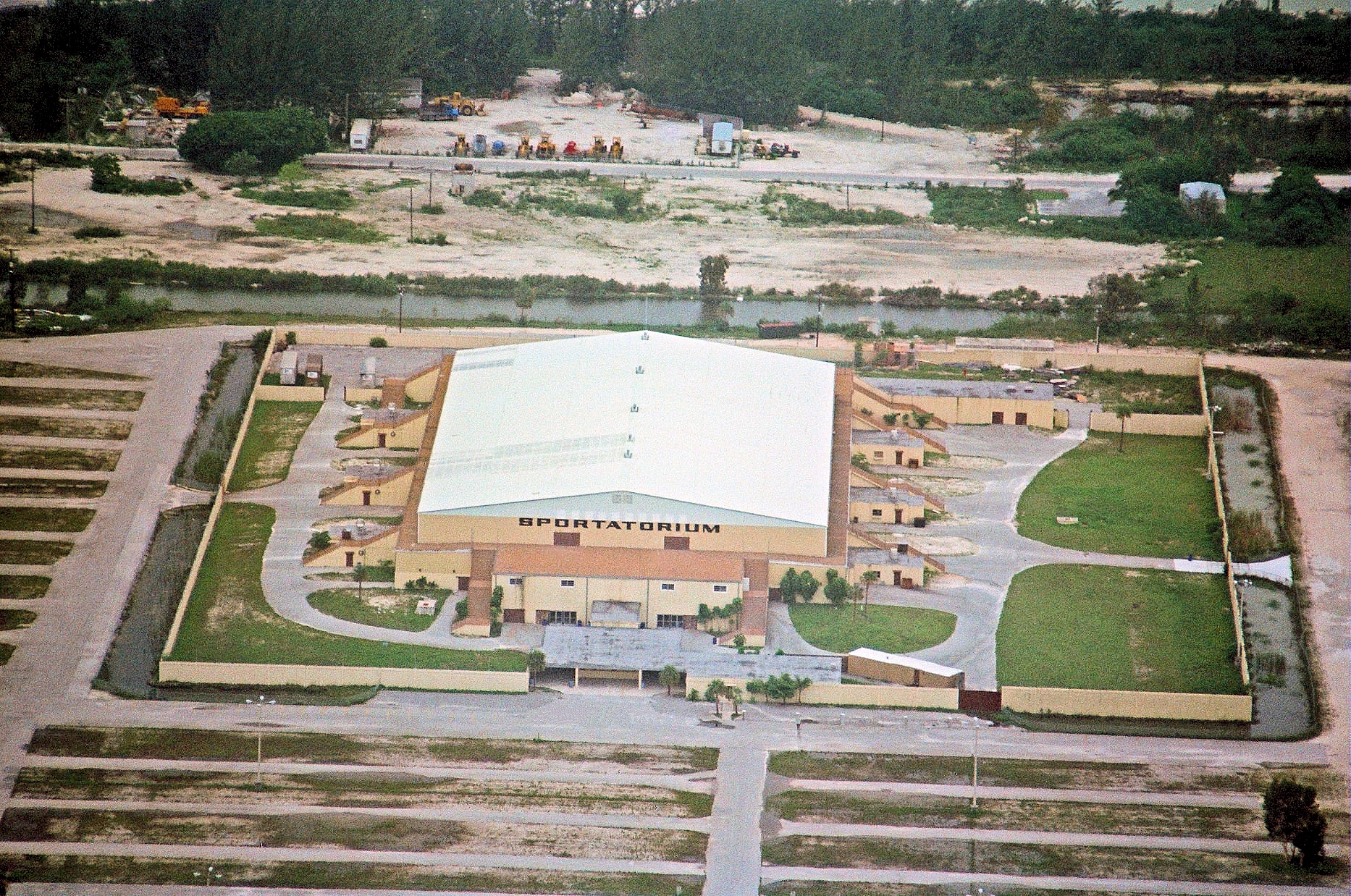 Aerial photo of the Hollywood Sportatorium looking west — Pembroke Pines, Florida