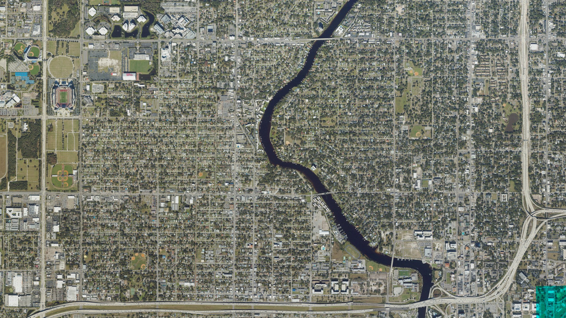 Natural-color aerial photograph of land around Tampa, Florida