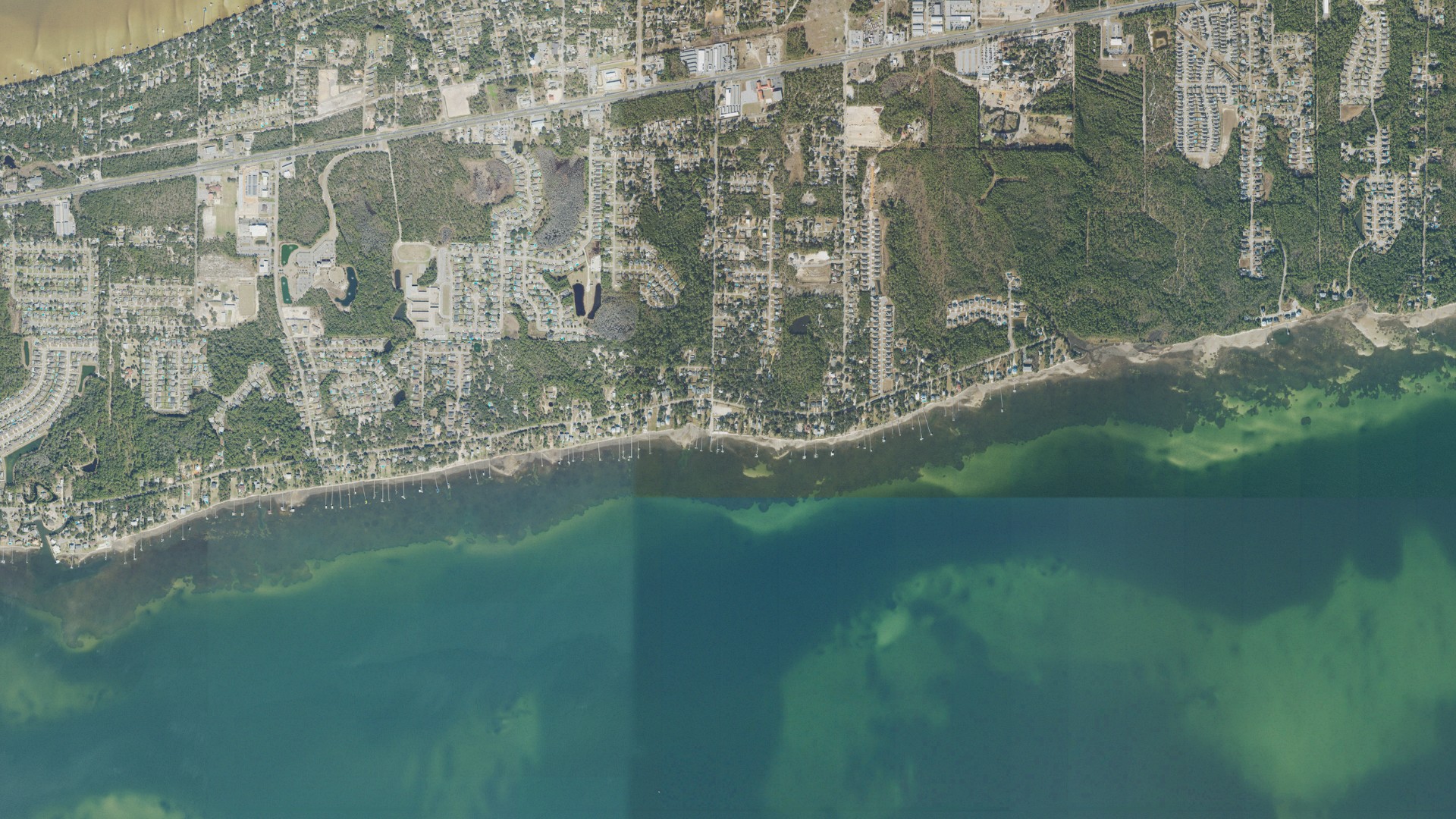 Natural-color aerial photograph of land around Woodlawn Beach, Florida