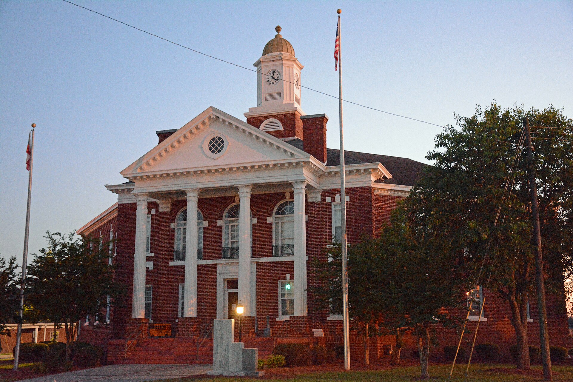 Bacon County Courthouse, Alma, GA, USA — Georgia