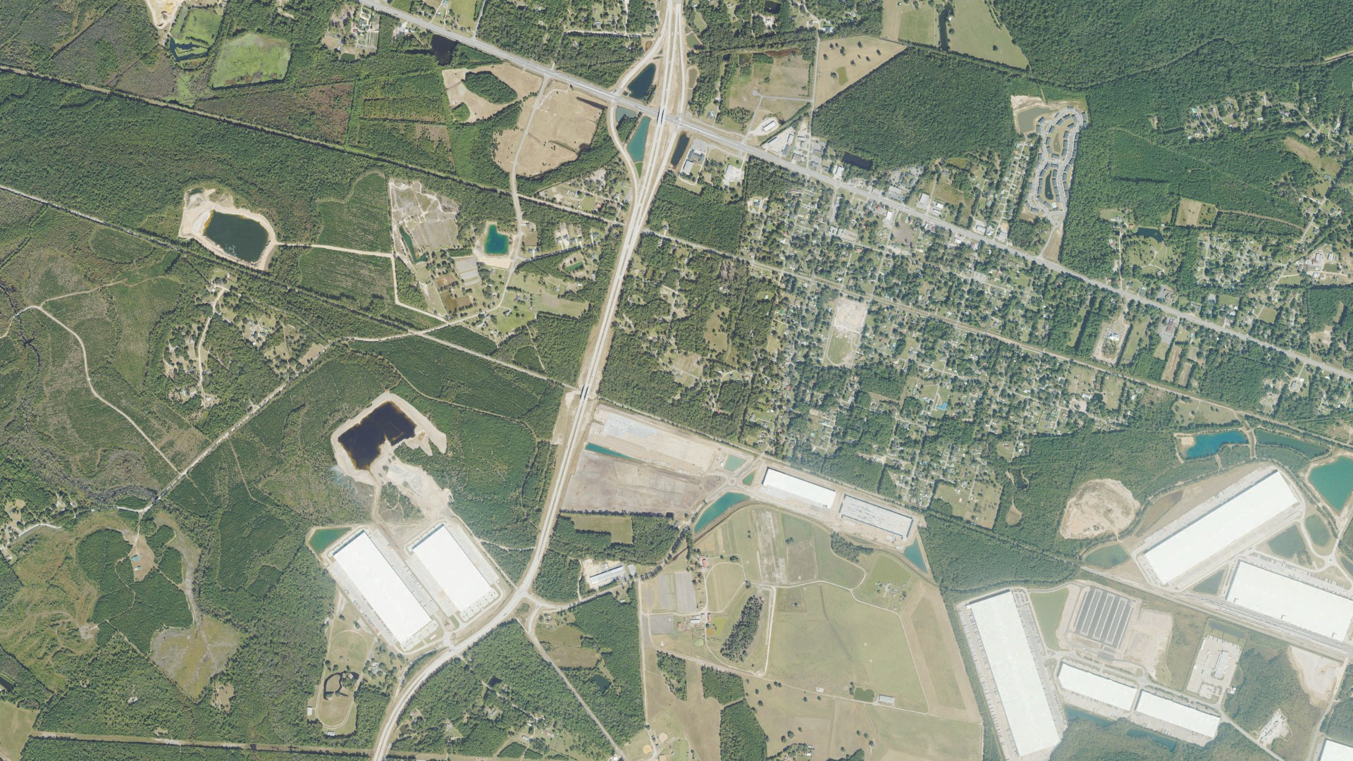 Natural-color aerial photograph of land around Bloomingdale, Georgia
