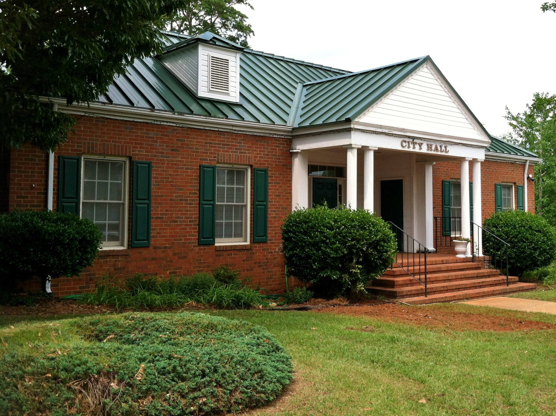 This is a photograph of the city hall in Buena Vista, GA. — Georgia