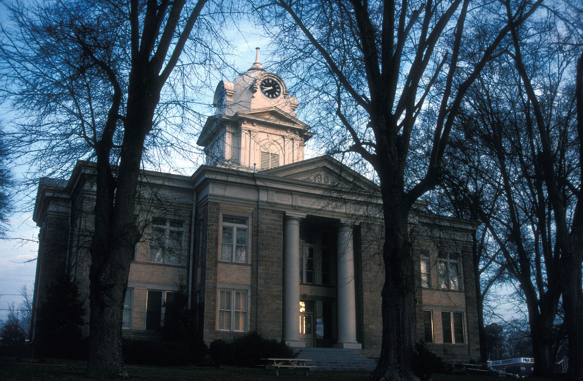 Franklin County Courthouse in Carnesville; 1906 neo-classical architecture. Located on Lavonia Road (state route 59) and Royston Road (state route 145). — Georgia