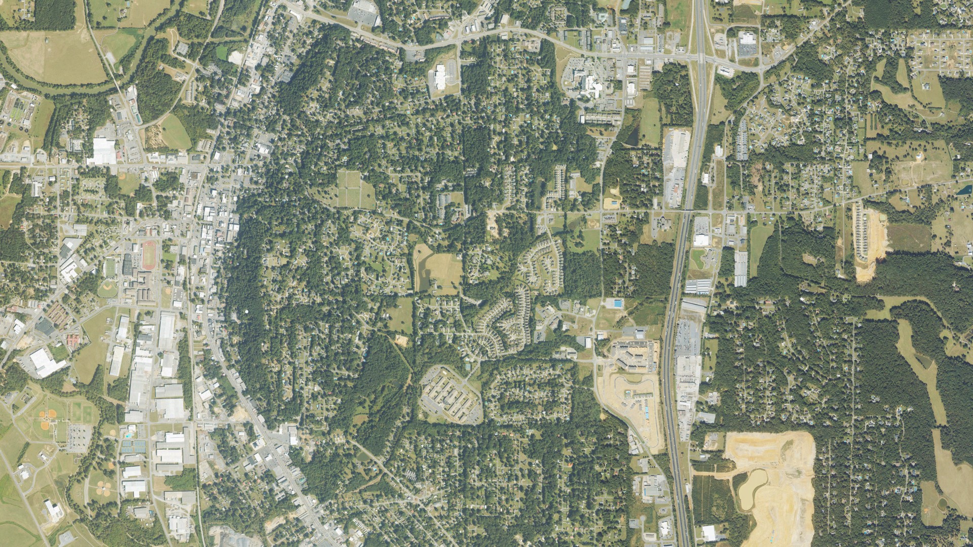 Natural-color aerial photograph of land around Calhoun, Georgia