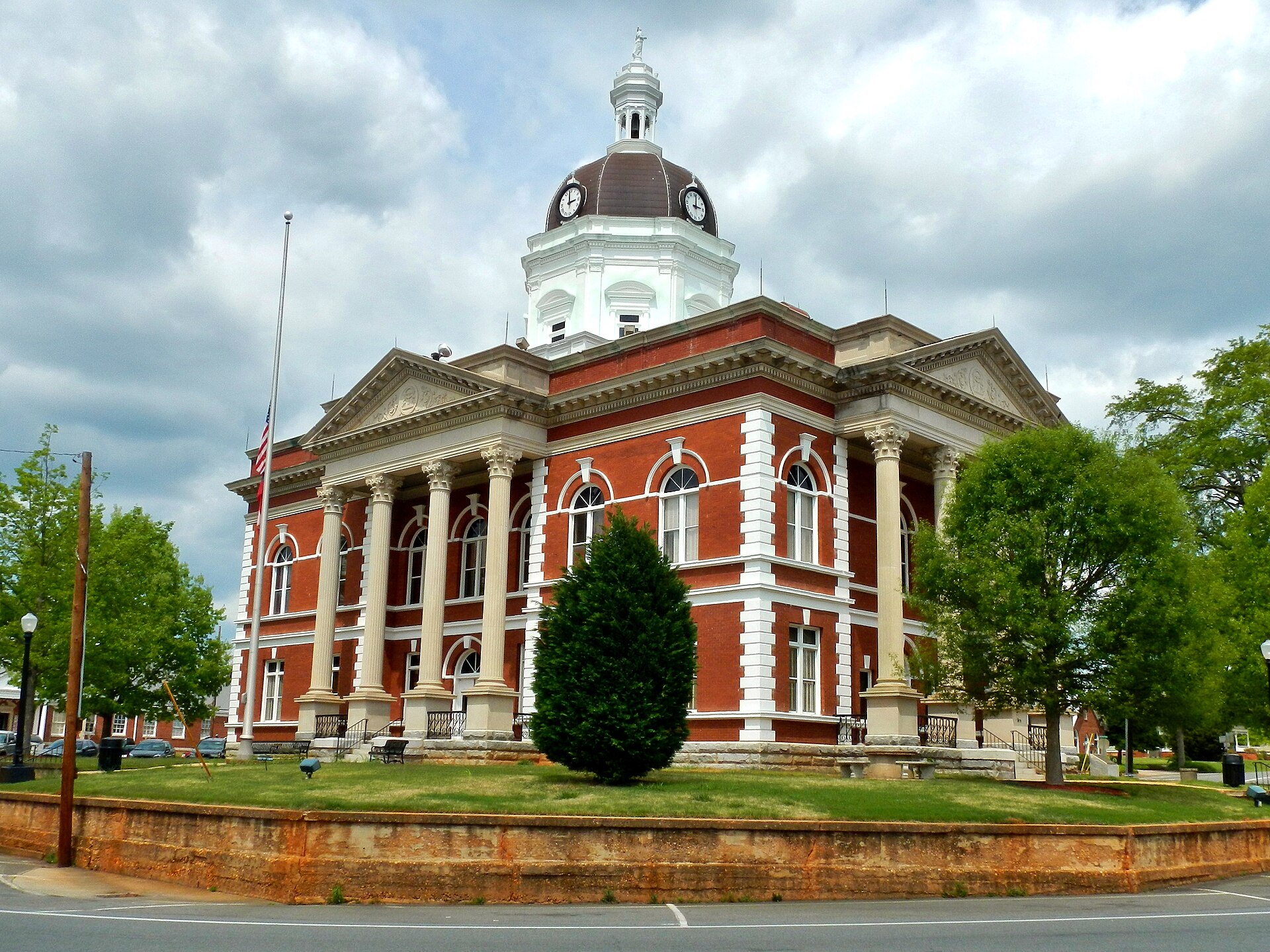 This is a photograph I took of the Meriwether County courthouse in Greenville, GA. — Georgia