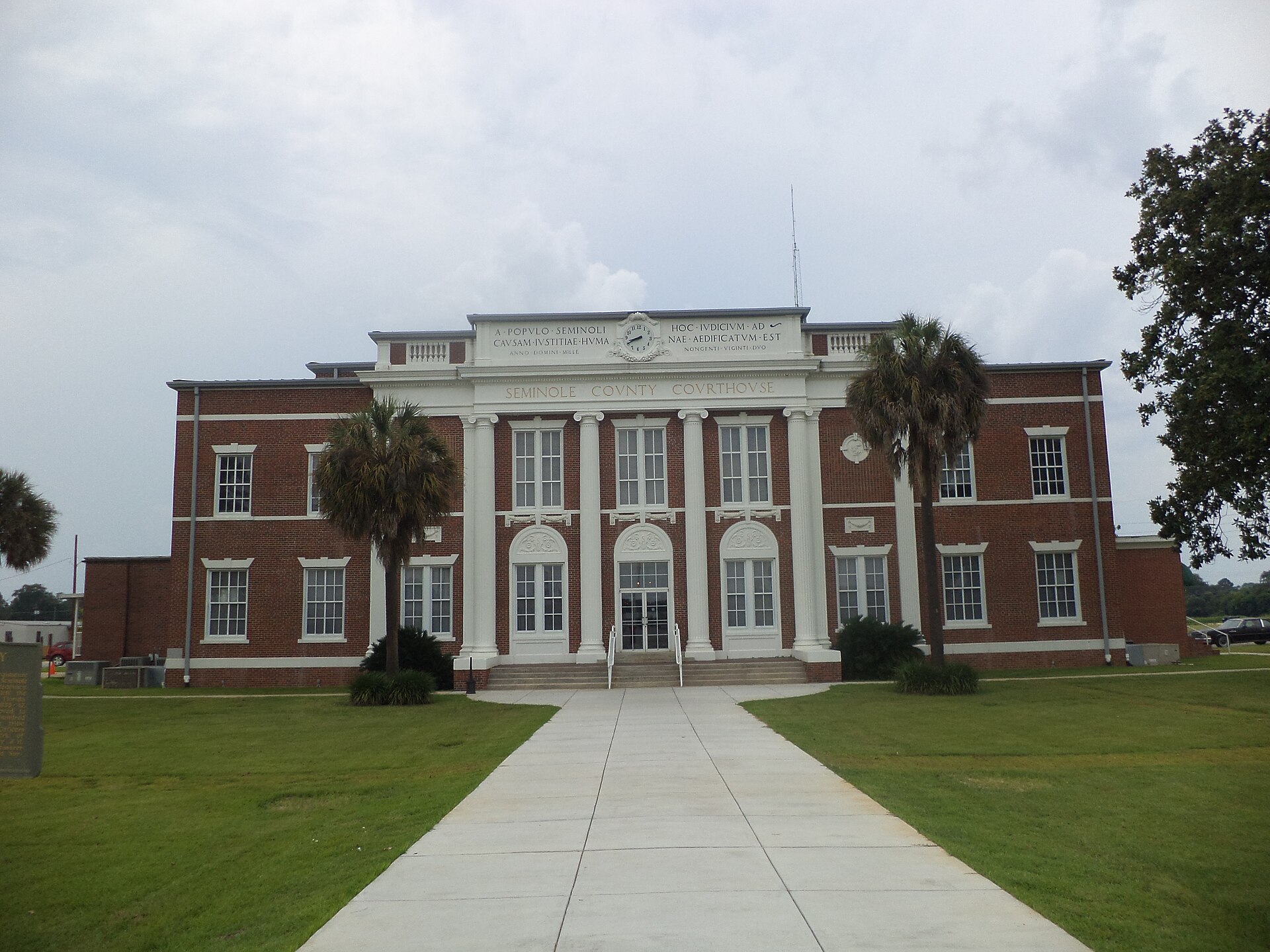 Seminole County Courthouse from parking lot, Donalsonville, Miller County, Georgia