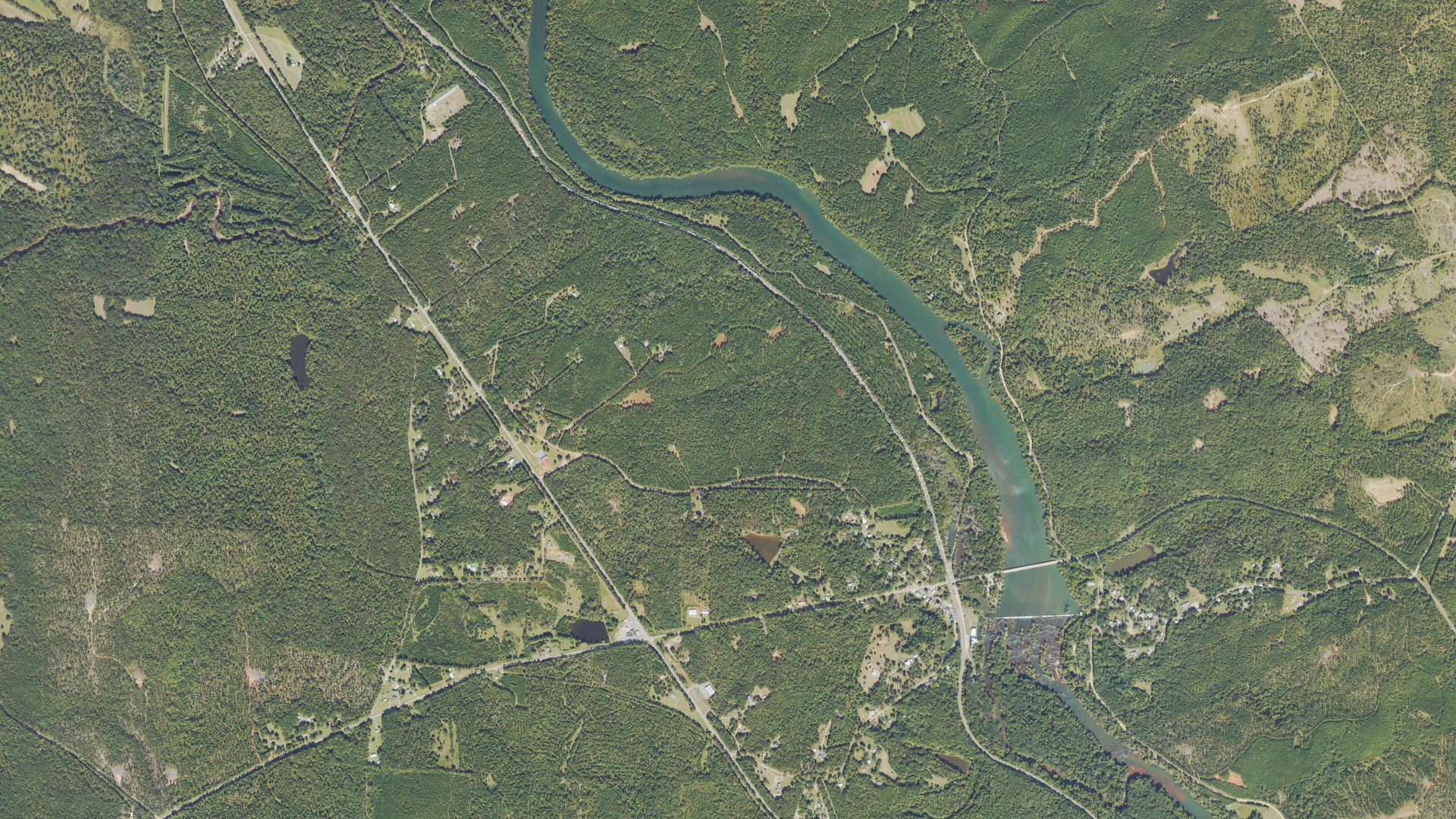 Natural-color aerial photograph of land around Juliette, Georgia
