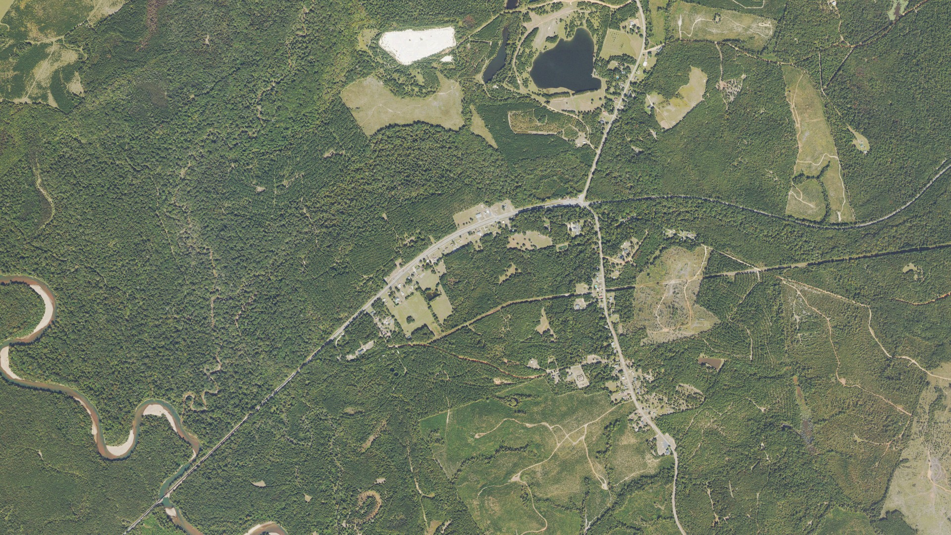 Natural-color aerial photograph of land around Oconee, Georgia