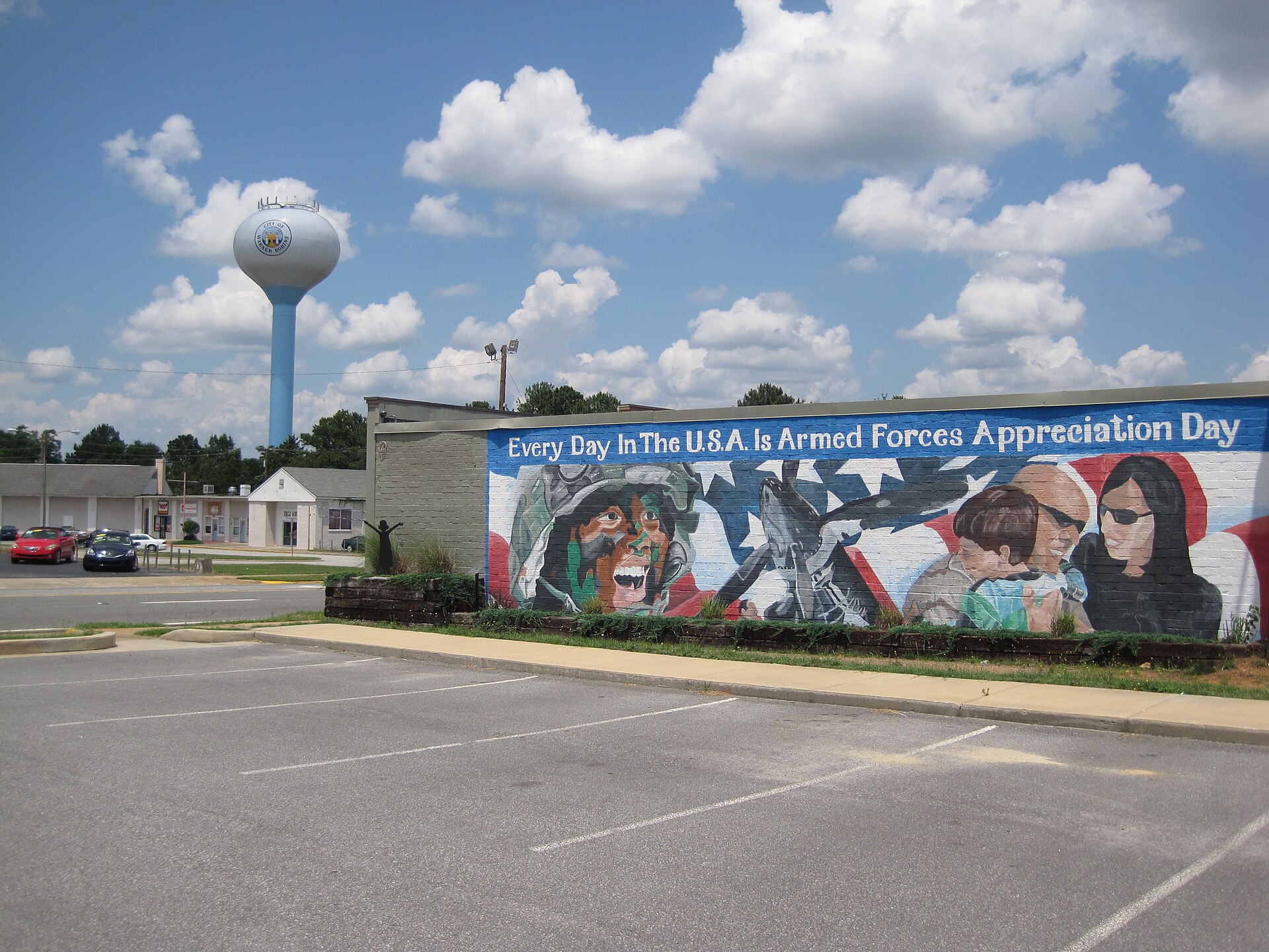 Patriotic mural on building in Commercial Circle — Warner Robins, Georgia