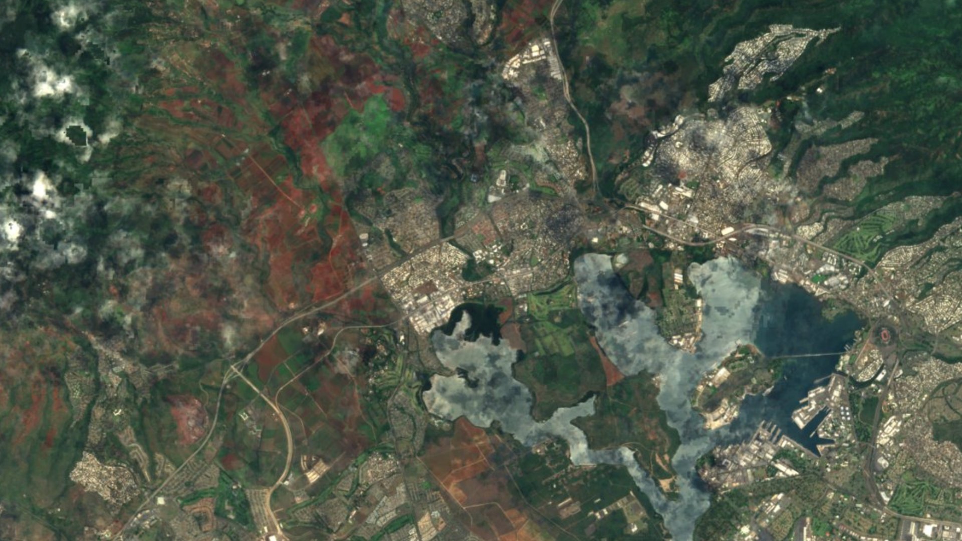 Satellite photograph of the landscape around Waipahu, Hawaii, captured in 2016