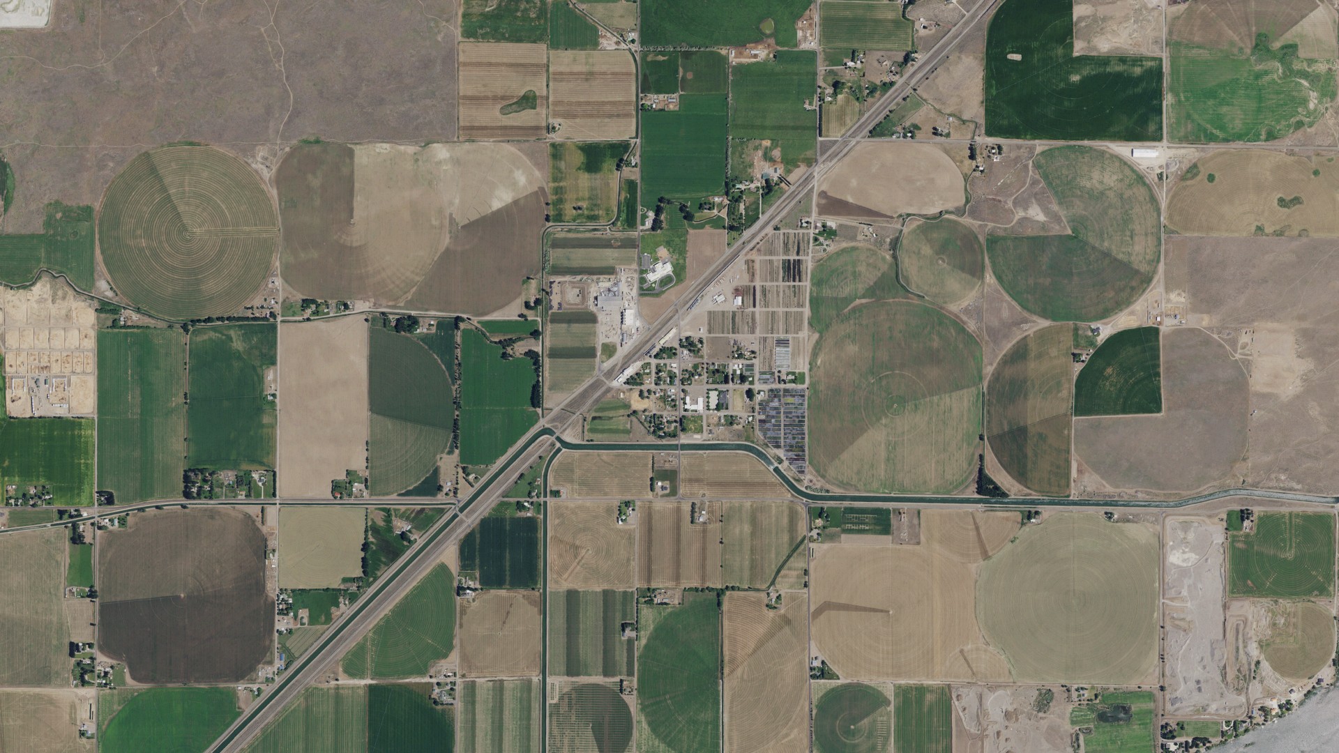 Natural-color aerial photograph of land around Acequia, Idaho