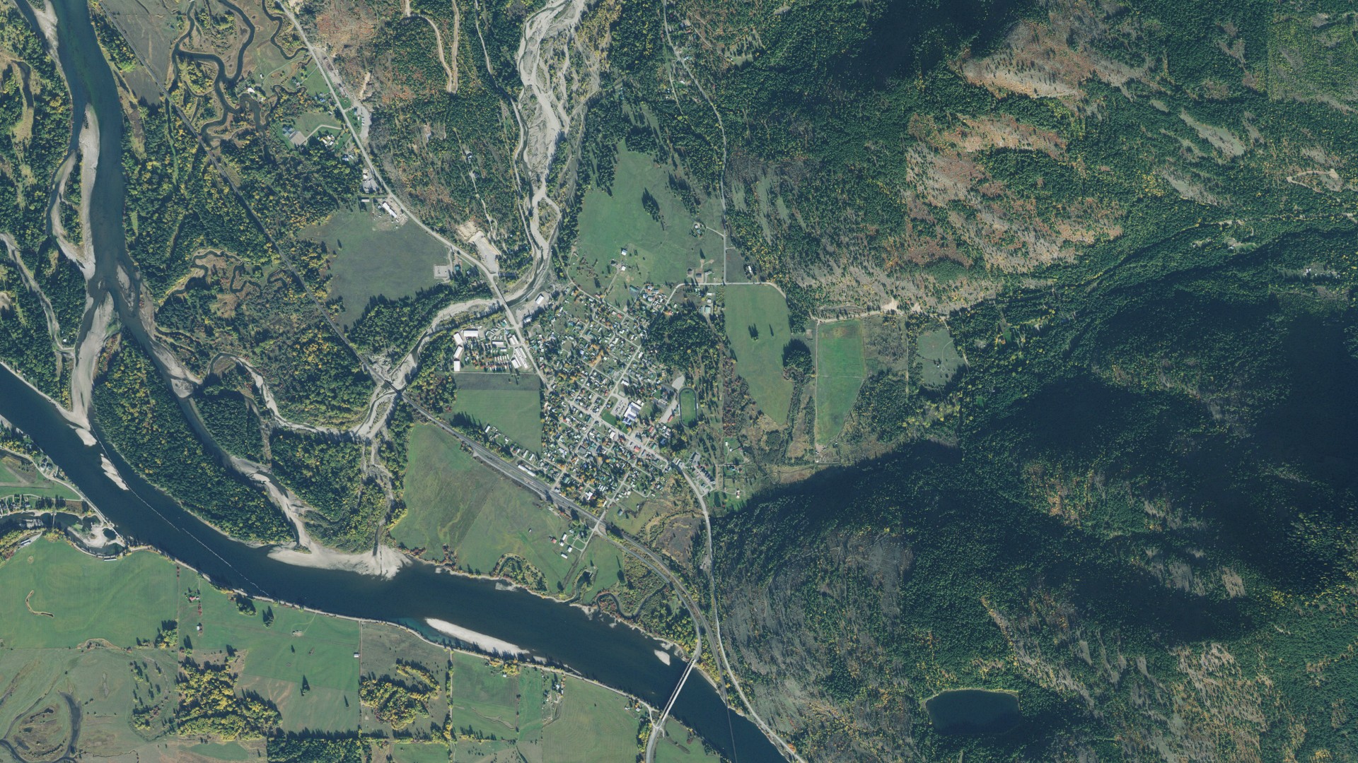 Natural-color aerial photograph of land around Clark Fork, Idaho
