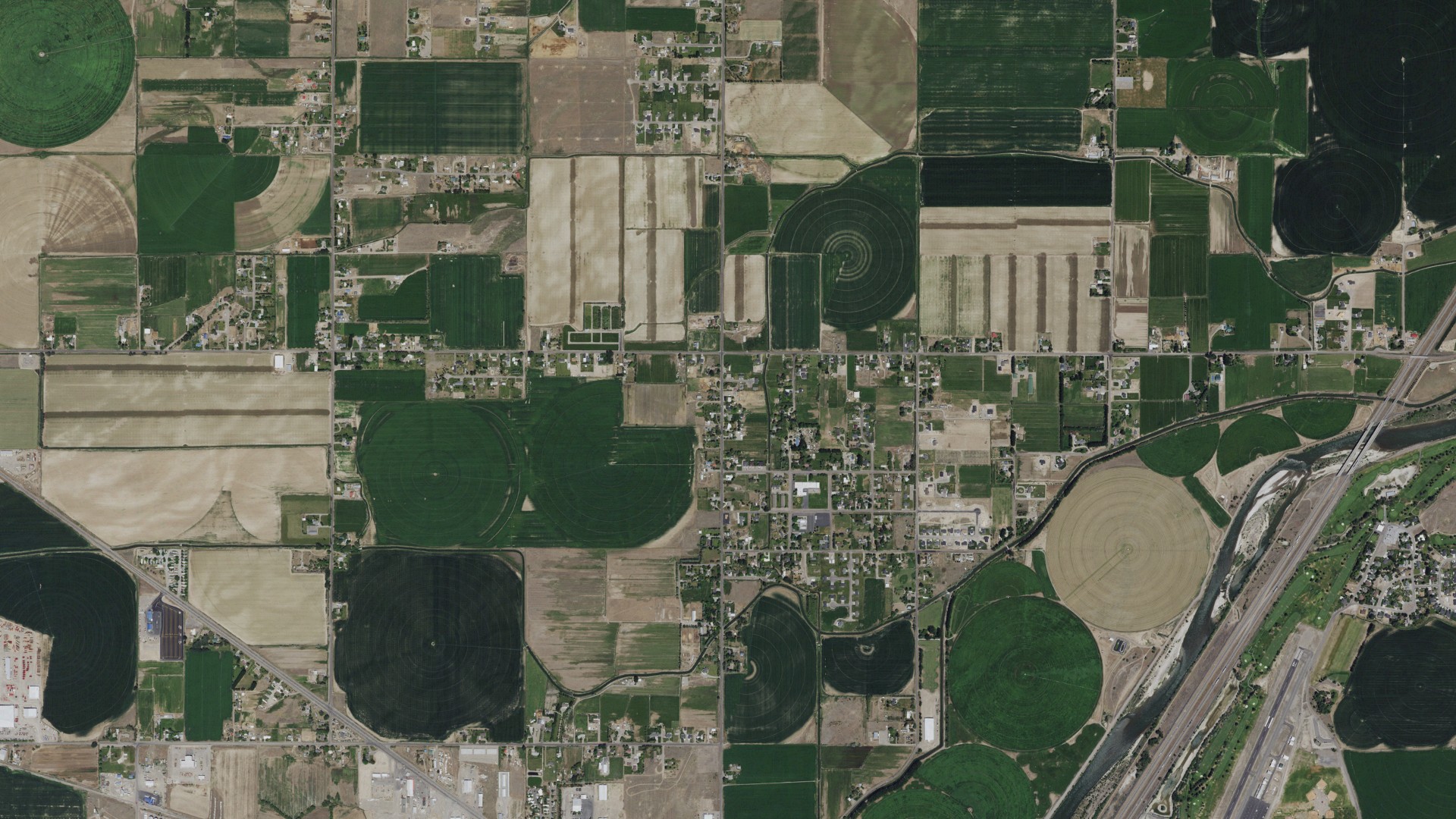 Natural-color aerial photograph of land around Groveland, Idaho