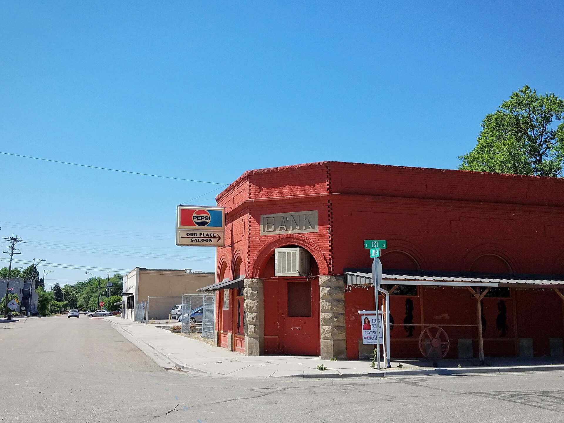 The State Bank of Middleton building (1906) on the corner of E. 1st and N. Dewey Streets. — Idaho