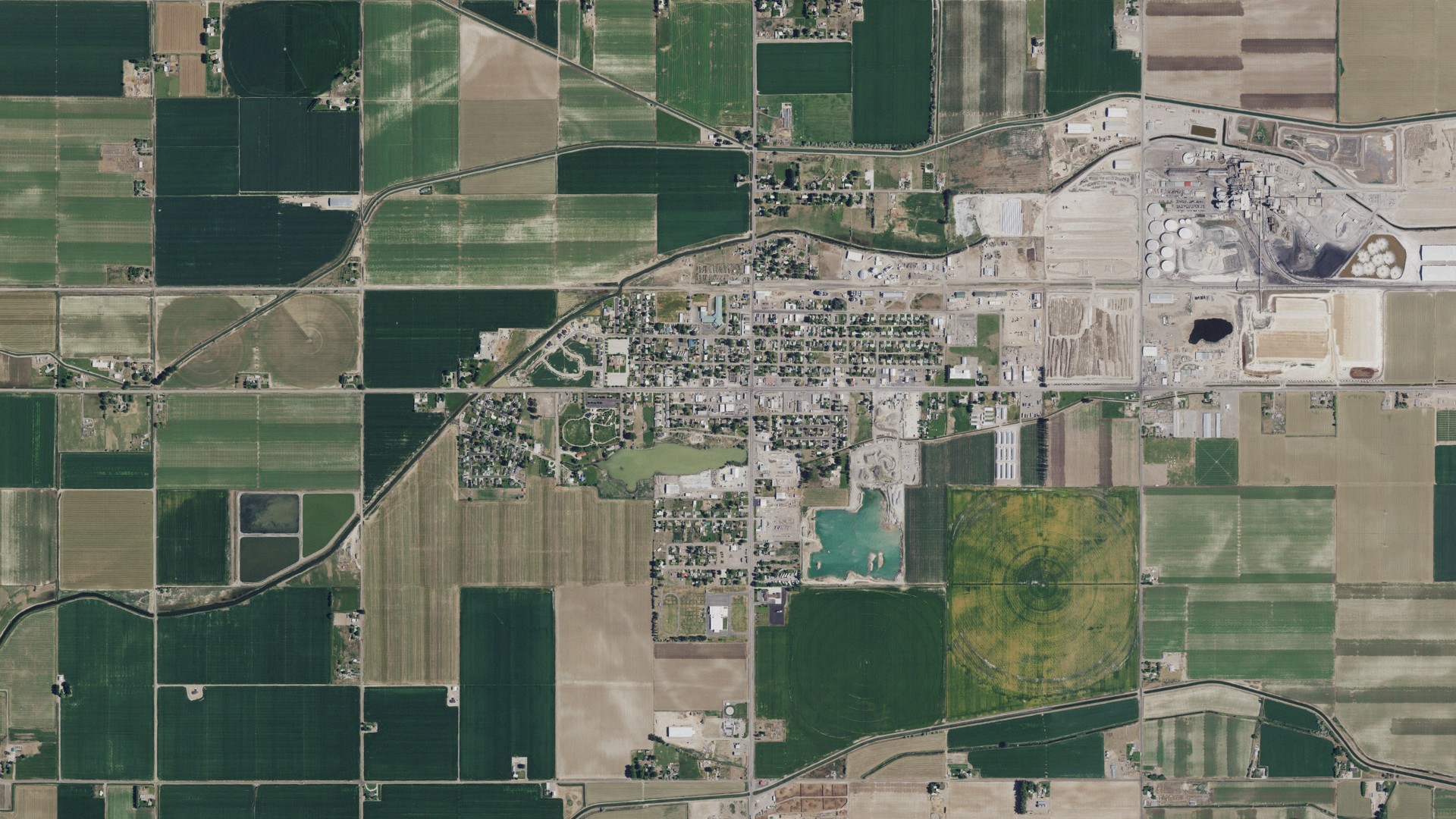 Natural-color aerial photograph of land around Paul, Idaho