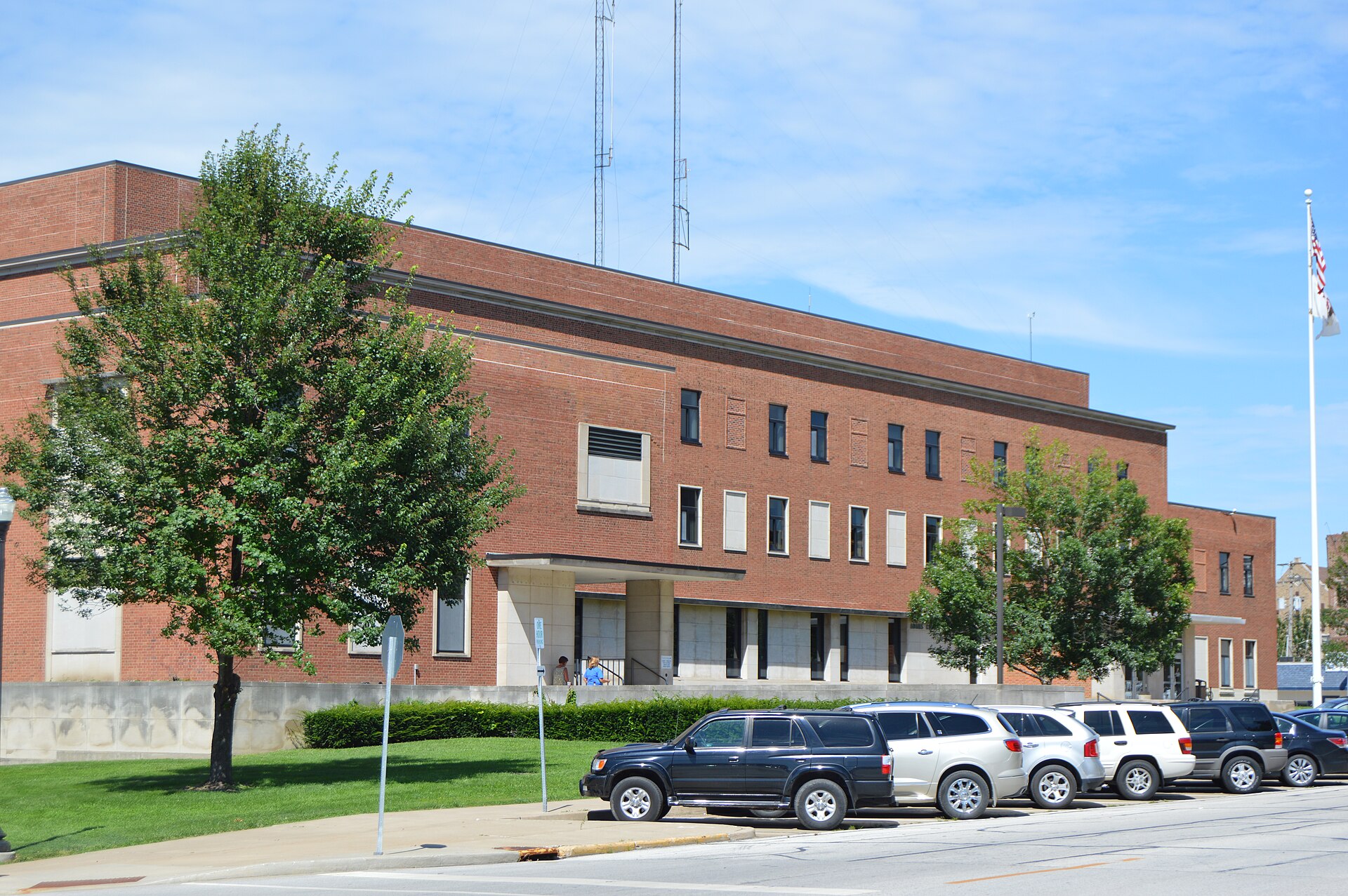 Front of the Adams County Courthouse, located at 507 Vermont Street in Quincy, Illinois, United States. It was built in 1950.
