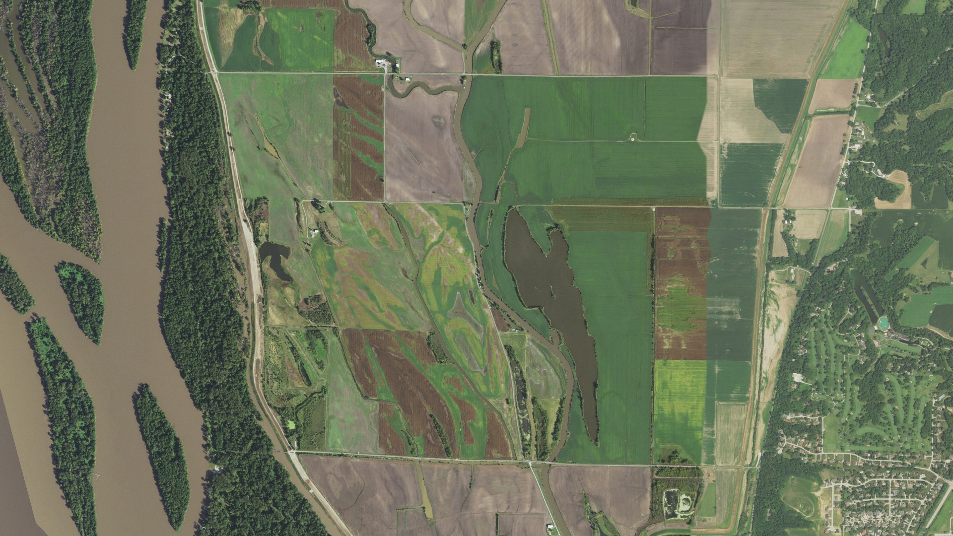 Aerial view of land around Riverside, Illinois