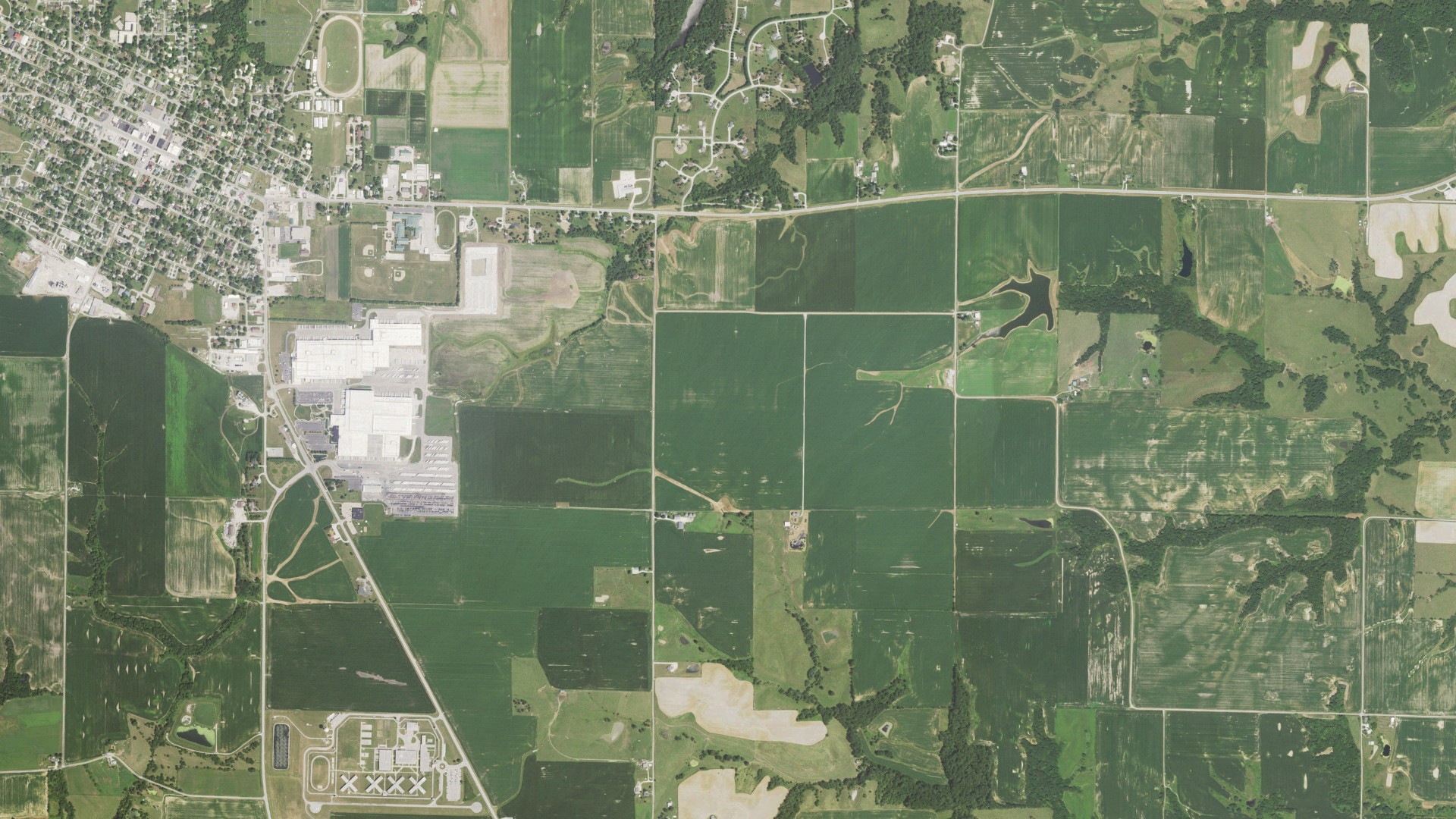Aerial view of land around Mount Sterling, Illinois