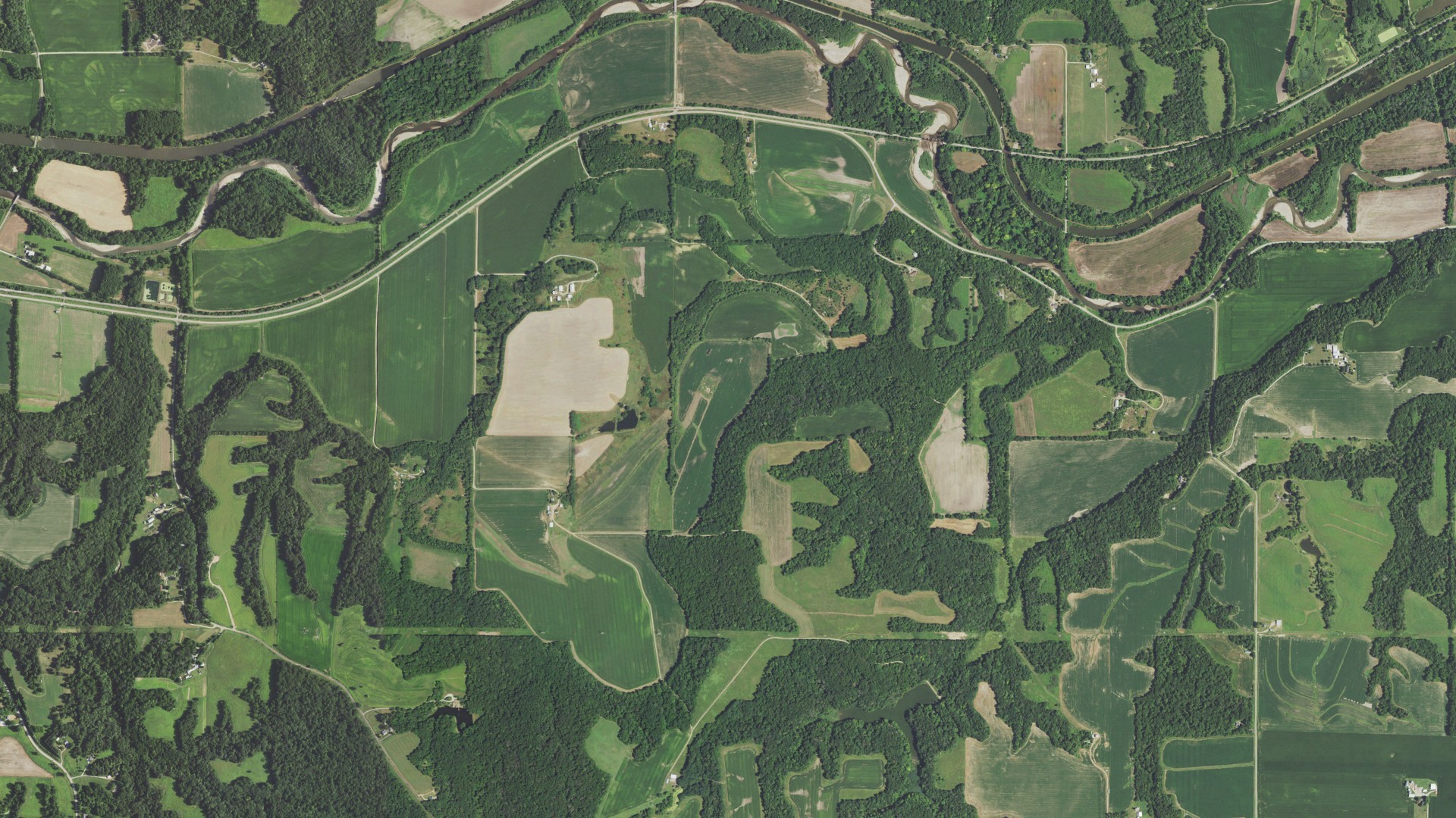Natural-color aerial photograph of land around Arispie, Illinois