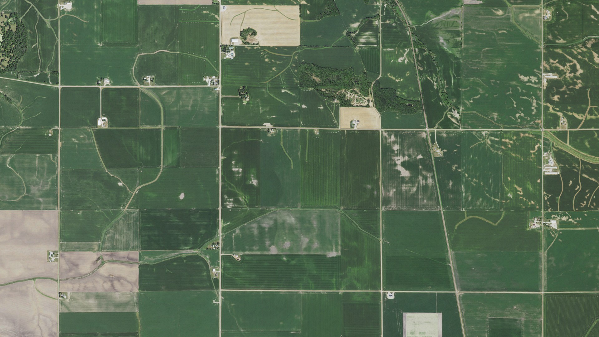 Natural-color aerial photograph of land around Macon, Illinois