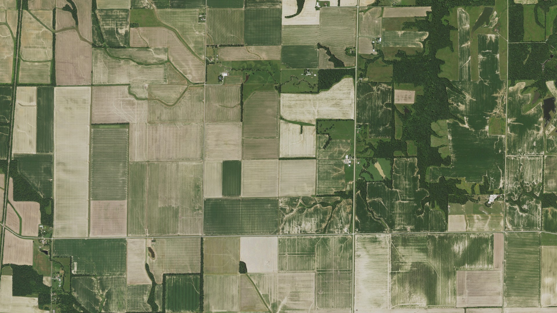 Aerial view of land around Oskaloosa, Illinois