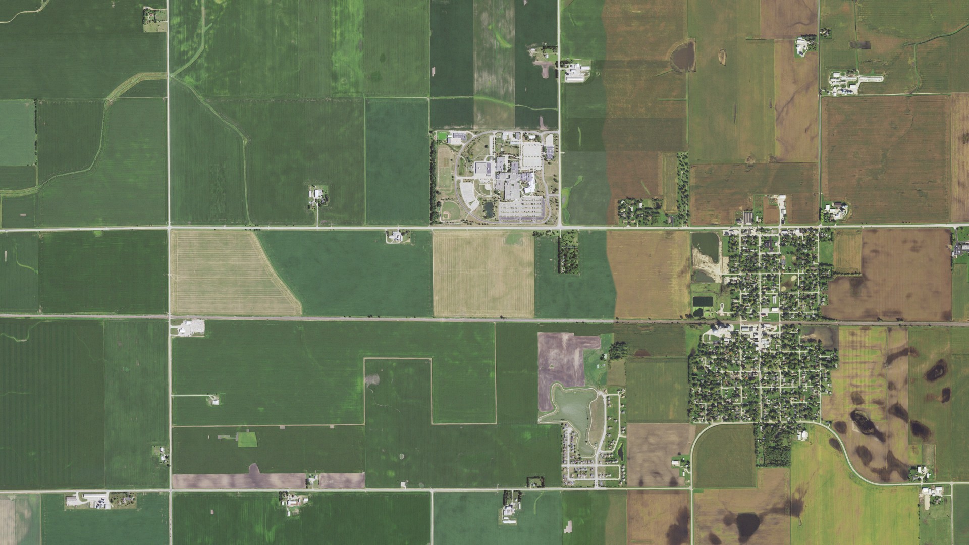 Natural-color aerial photograph of land around Malta, Illinois