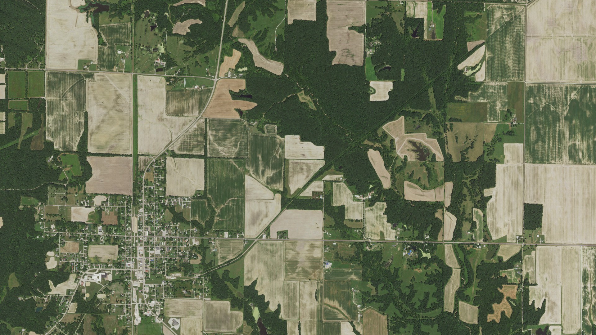 Aerial view of land around Ramsey, Illinois