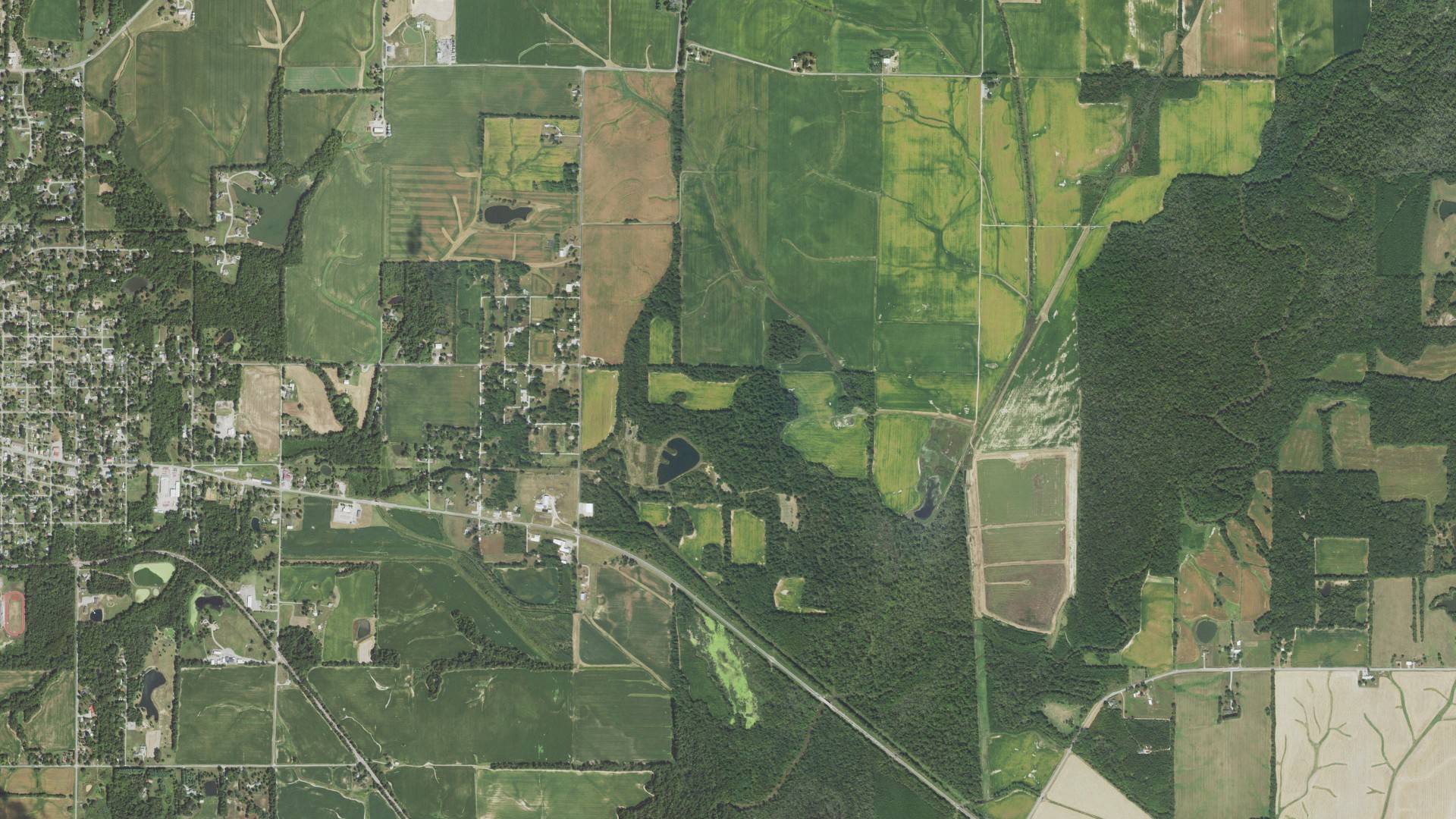 Aerial view of land around Benton, Illinois
