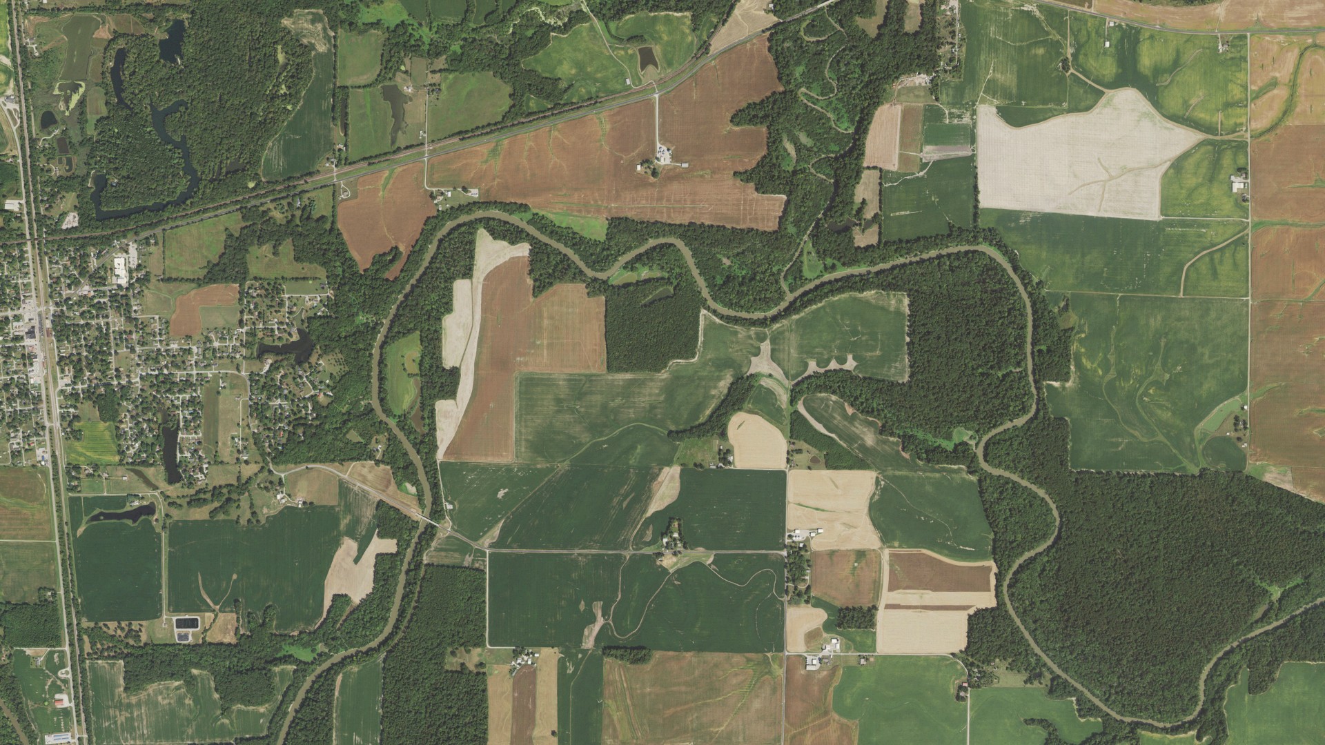 Aerial view of land around De Soto, Illinois
