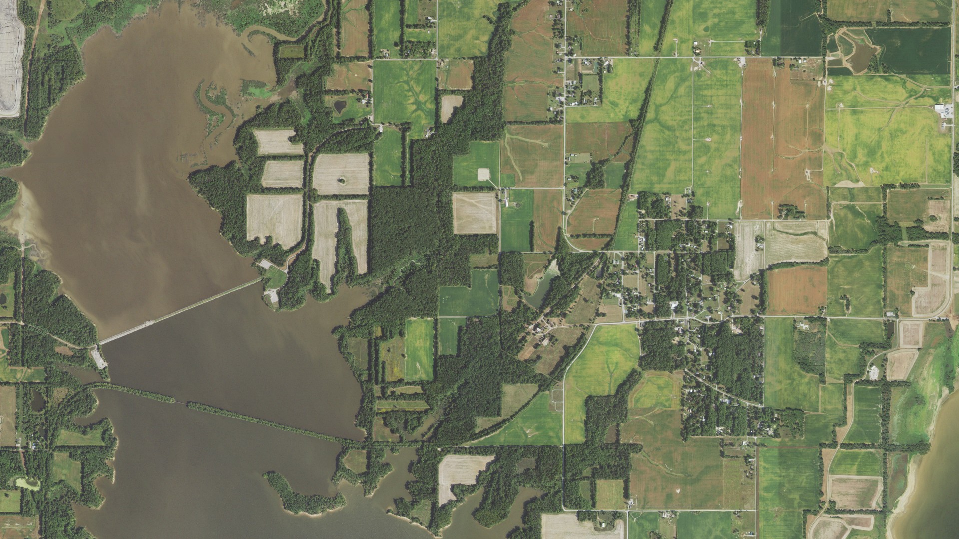 Aerial view of land around Elk Prairie, Illinois
