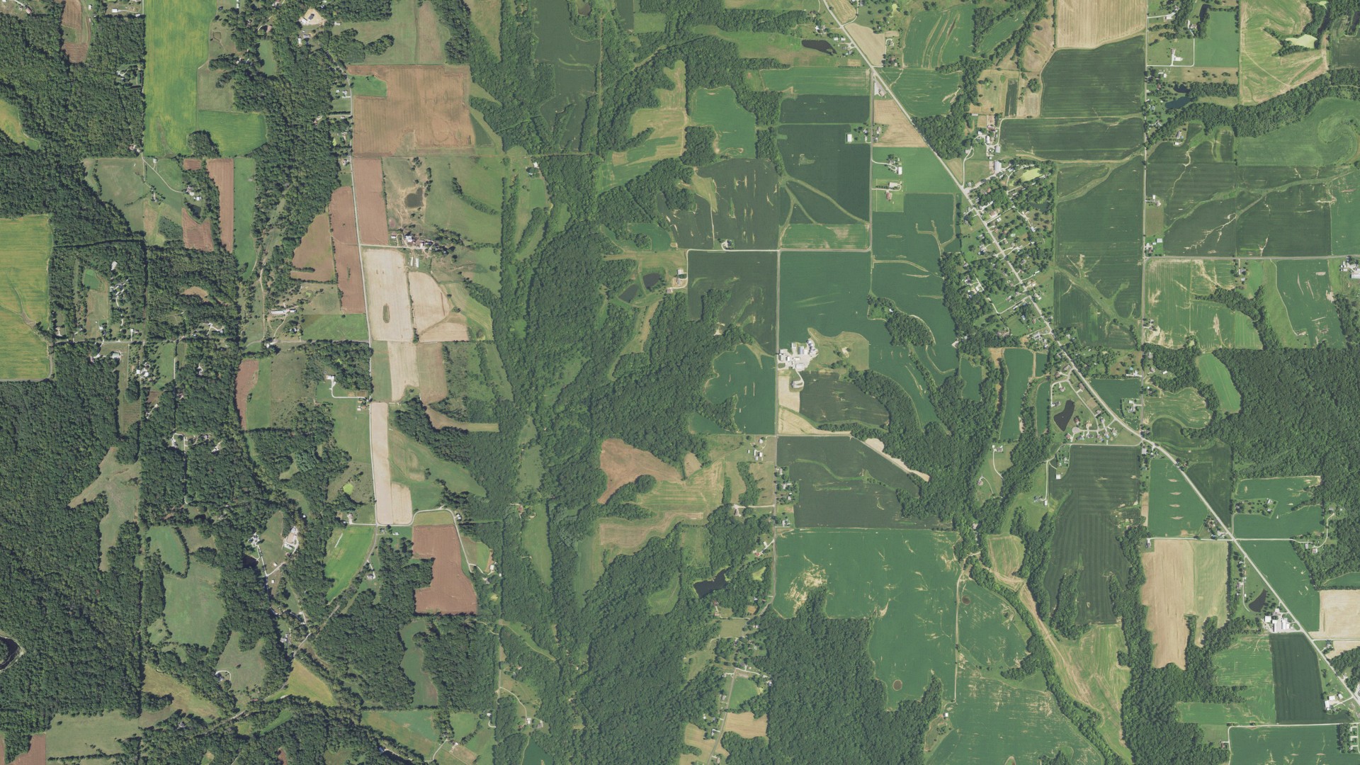 Aerial view of land around Elsah, Illinois