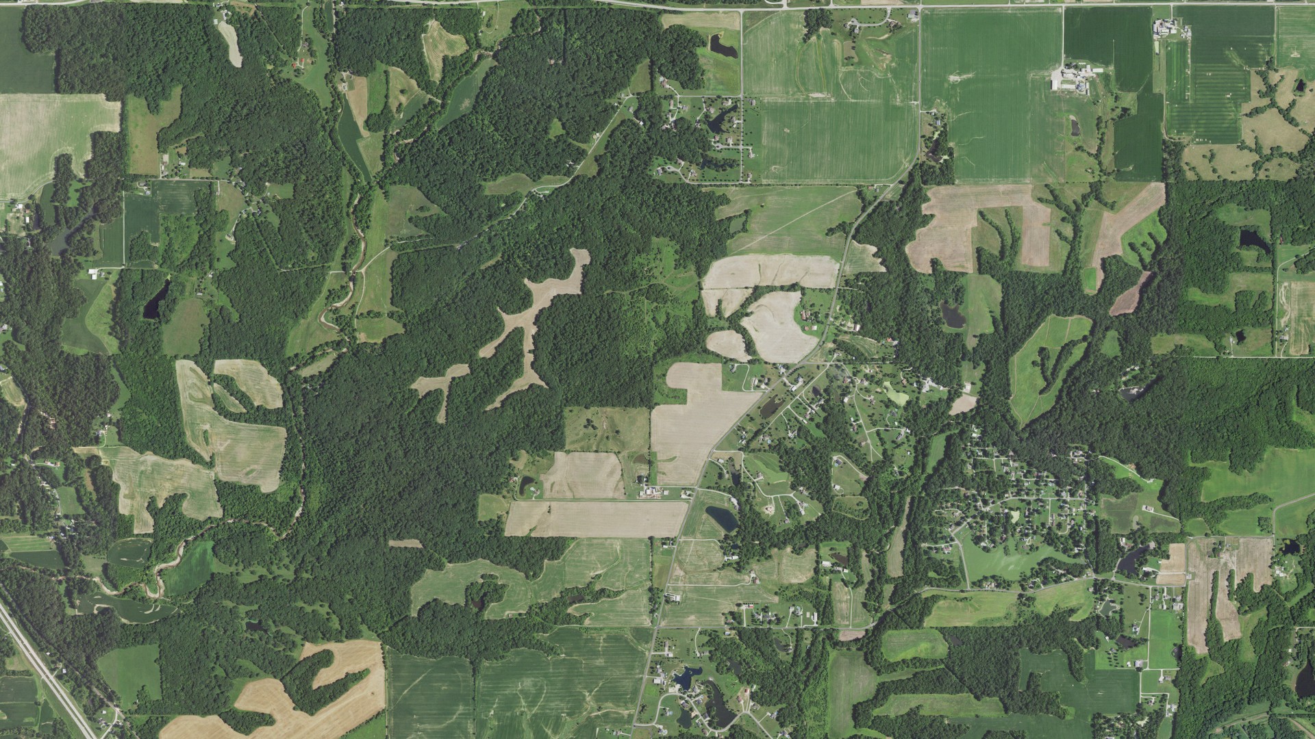 Aerial view of land around Piasa, Illinois