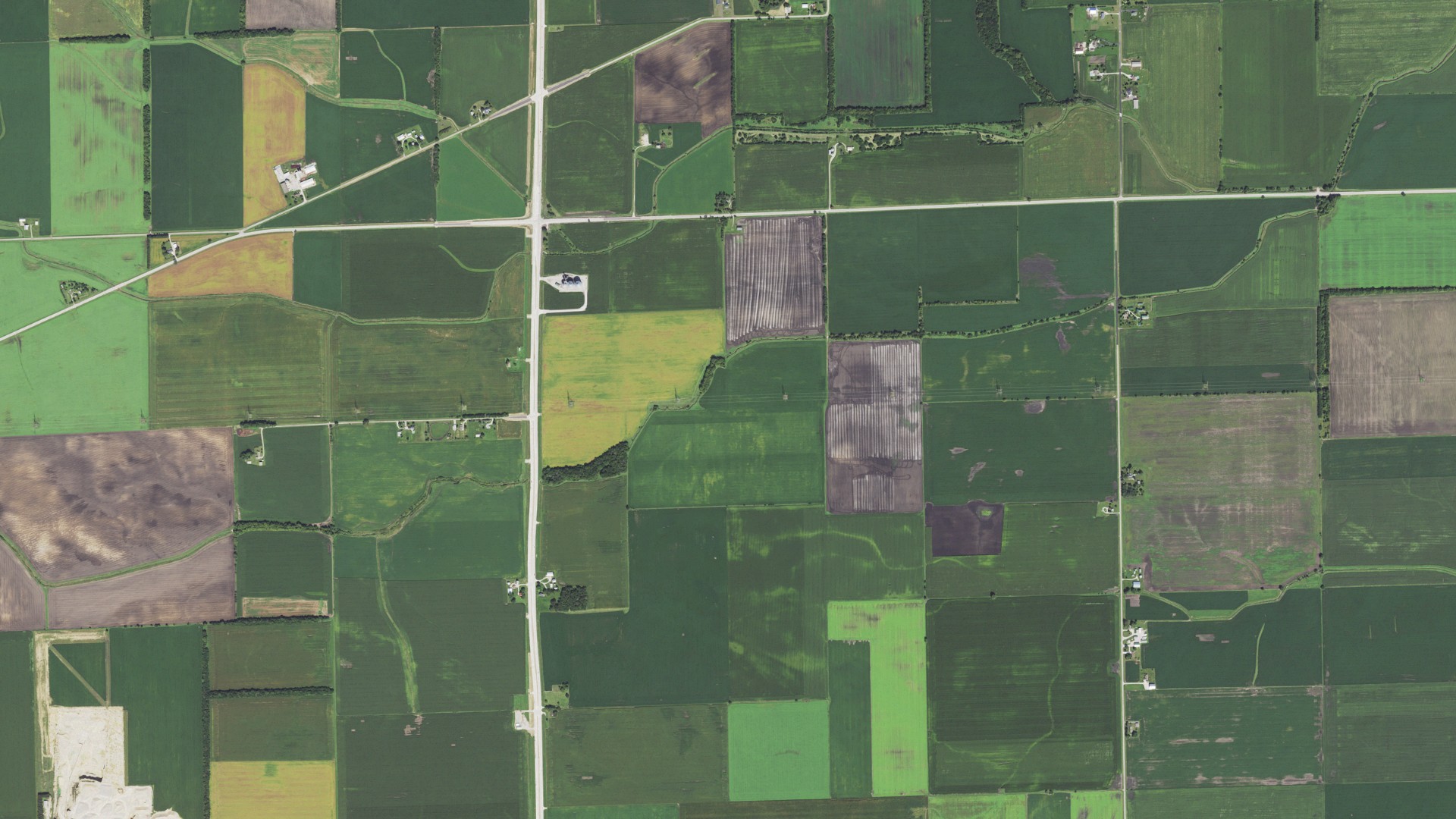 Natural-color aerial photograph of land around Lisbon, Illinois