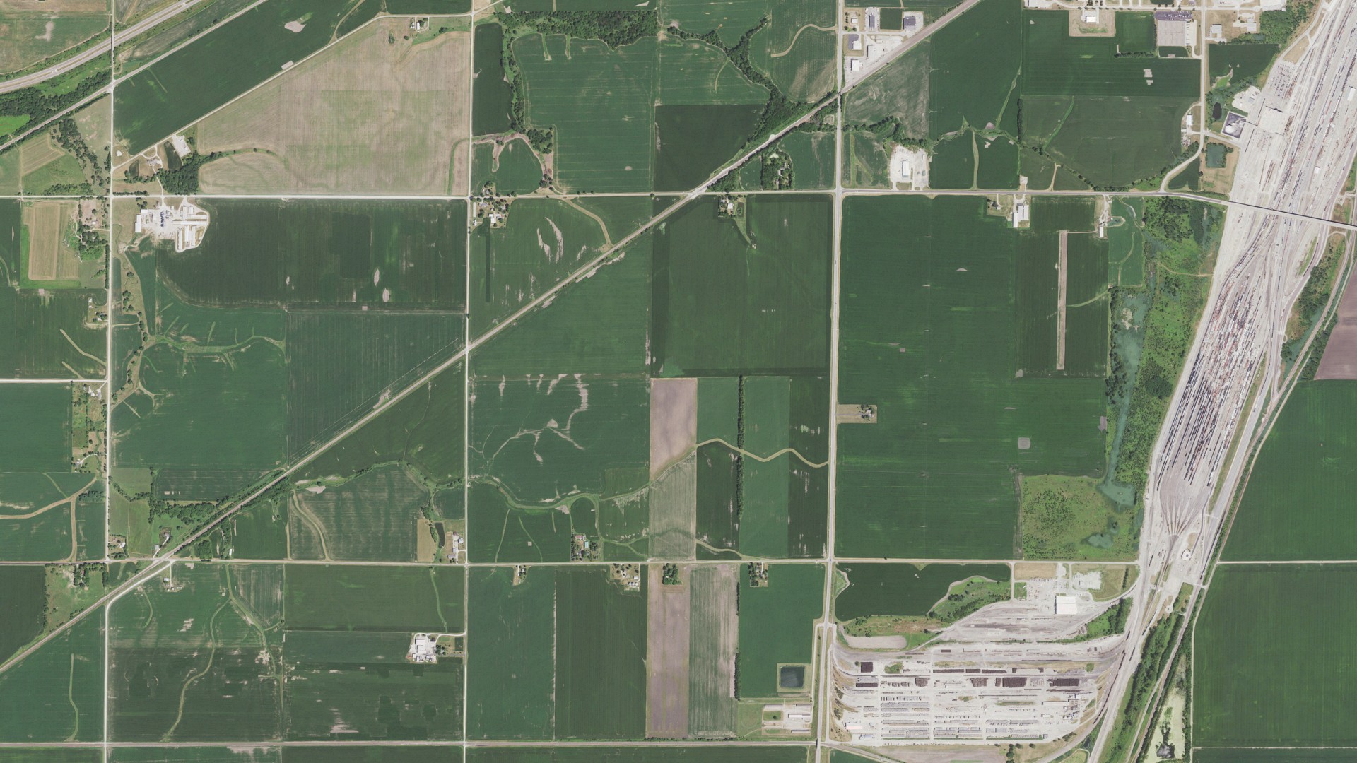 Natural-color aerial photograph of land around Galesburg, Illinois