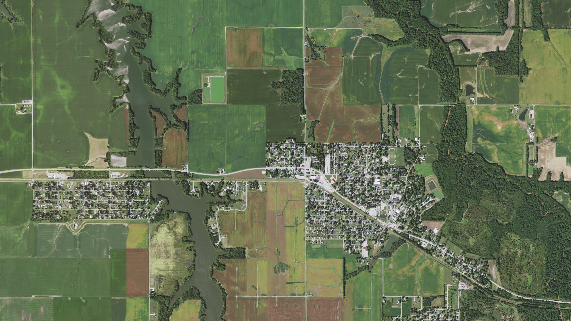 Natural-color aerial photograph of land around Bulpitt, Illinois